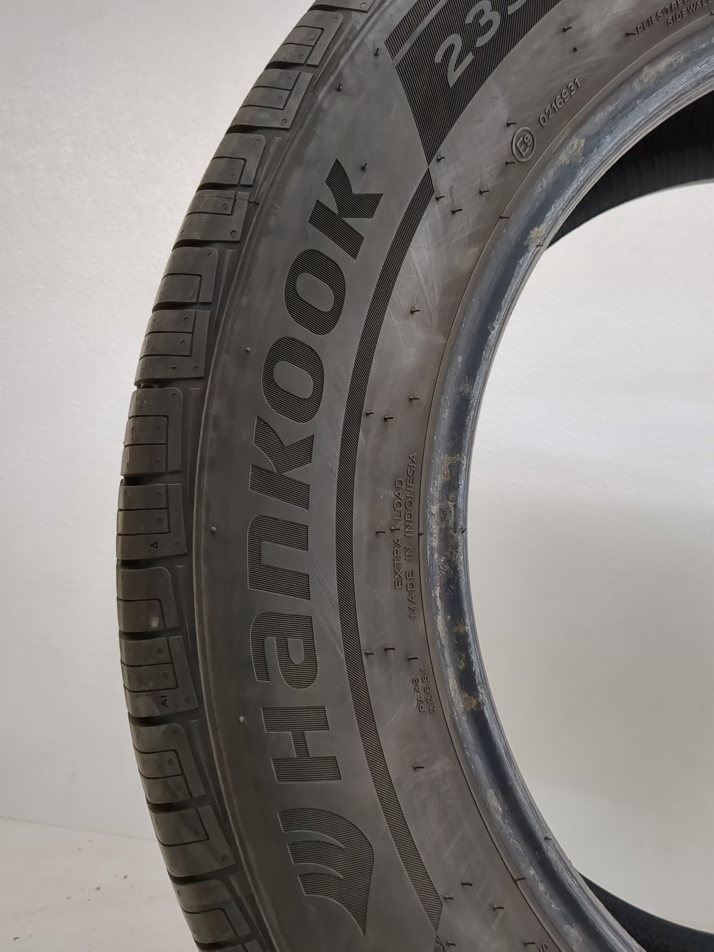 Used Tire 235/60R18 HANKOOK DYNAPRO HPX 107V - Tread Depth 9/32 - Oemusedautoparts1.com