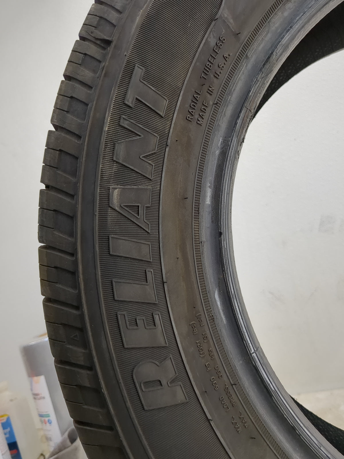 Used Tire 215/60R16 GOODYEAR RELIANT ALL SEASON 95V - Tread Depth 9.5/32 - Oemusedautoparts1.com