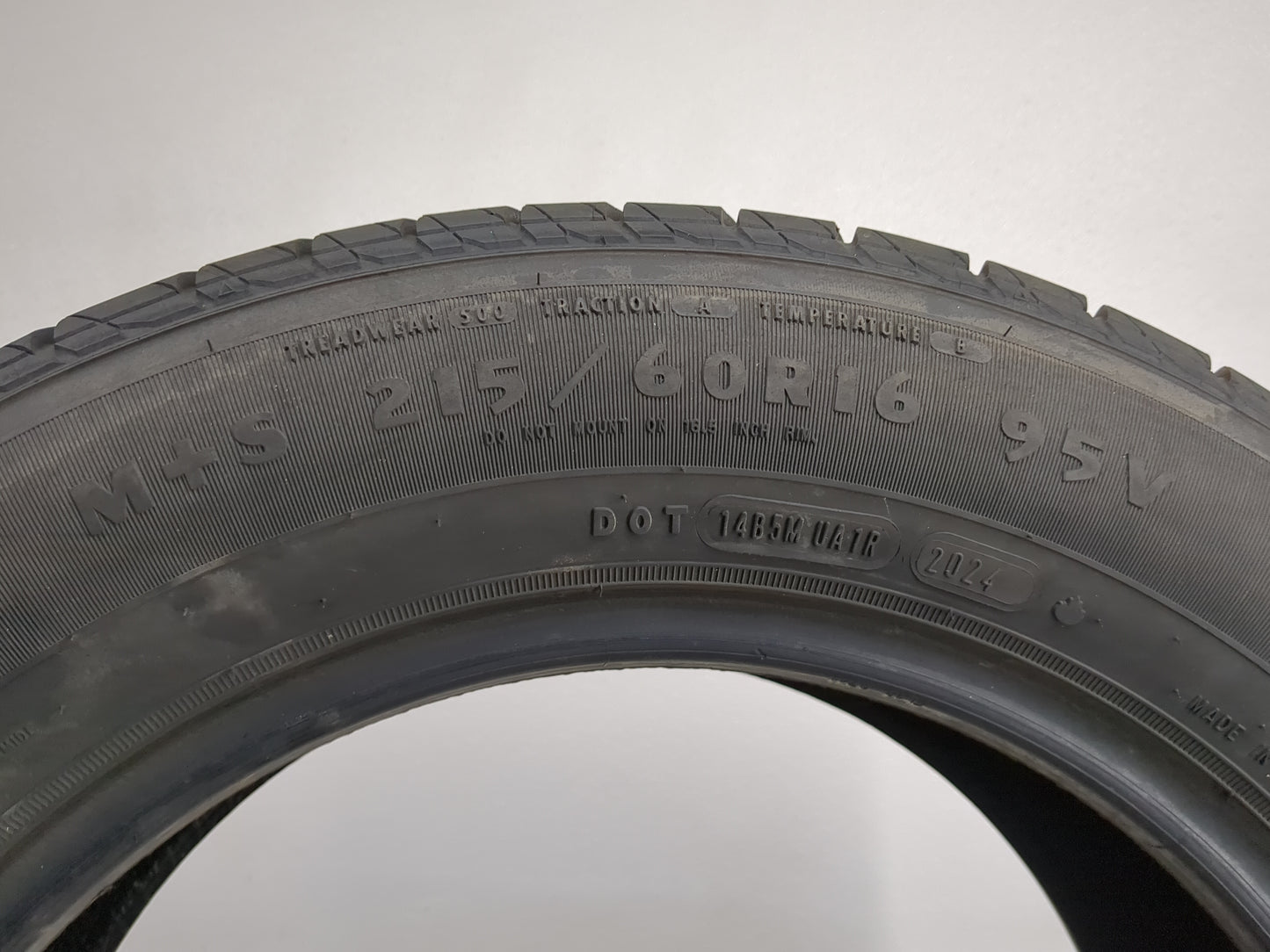 Used Tire 215/60R16 DOUGLAS TOURING A/S 95V - Tread Depth 7/32 - Oemusedautoparts1.com