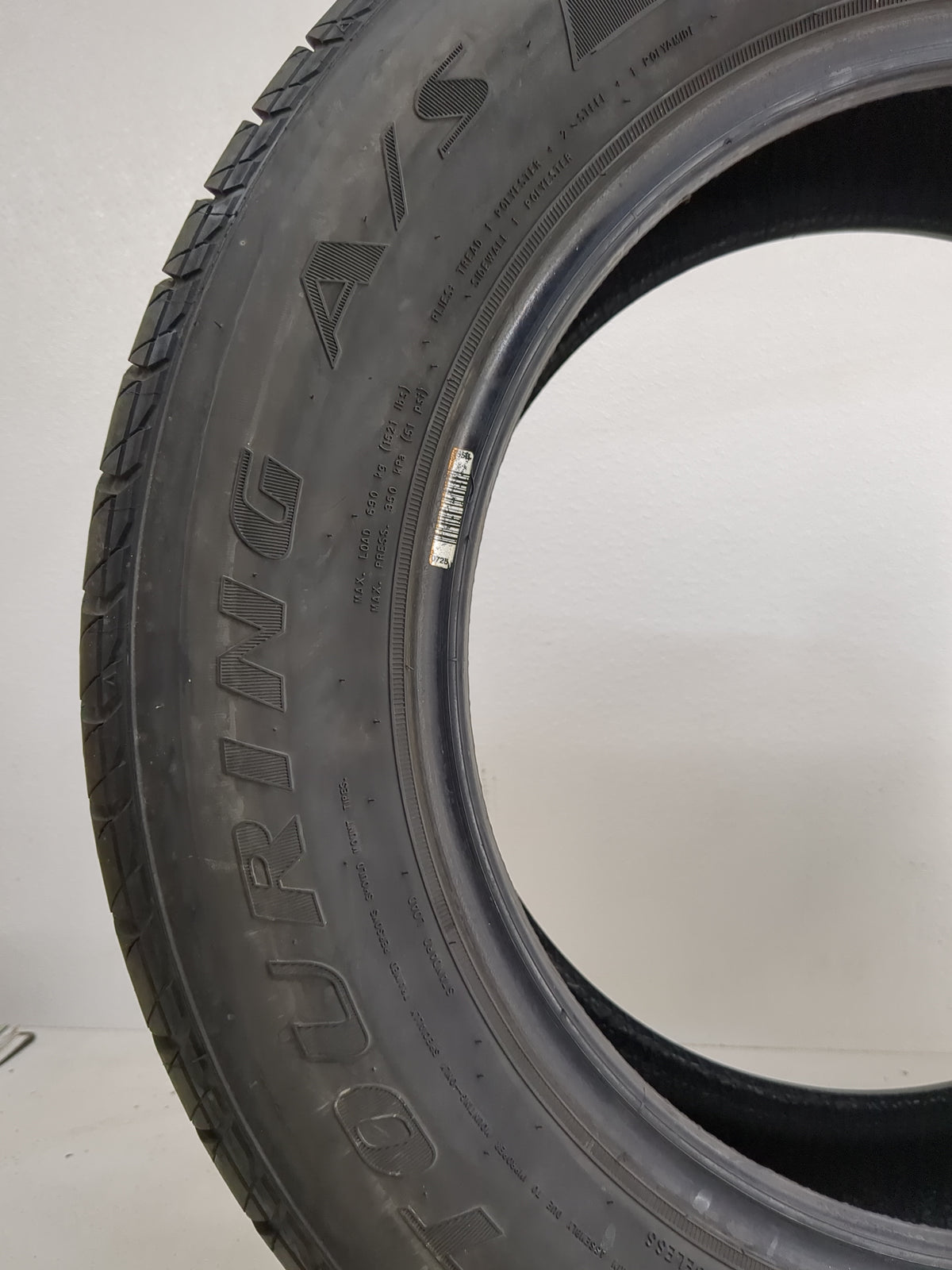 Used Tire 215/60R16 DOUGLAS TOURING A/S 95V - Tread Depth 7/32 - Oemusedautoparts1.com