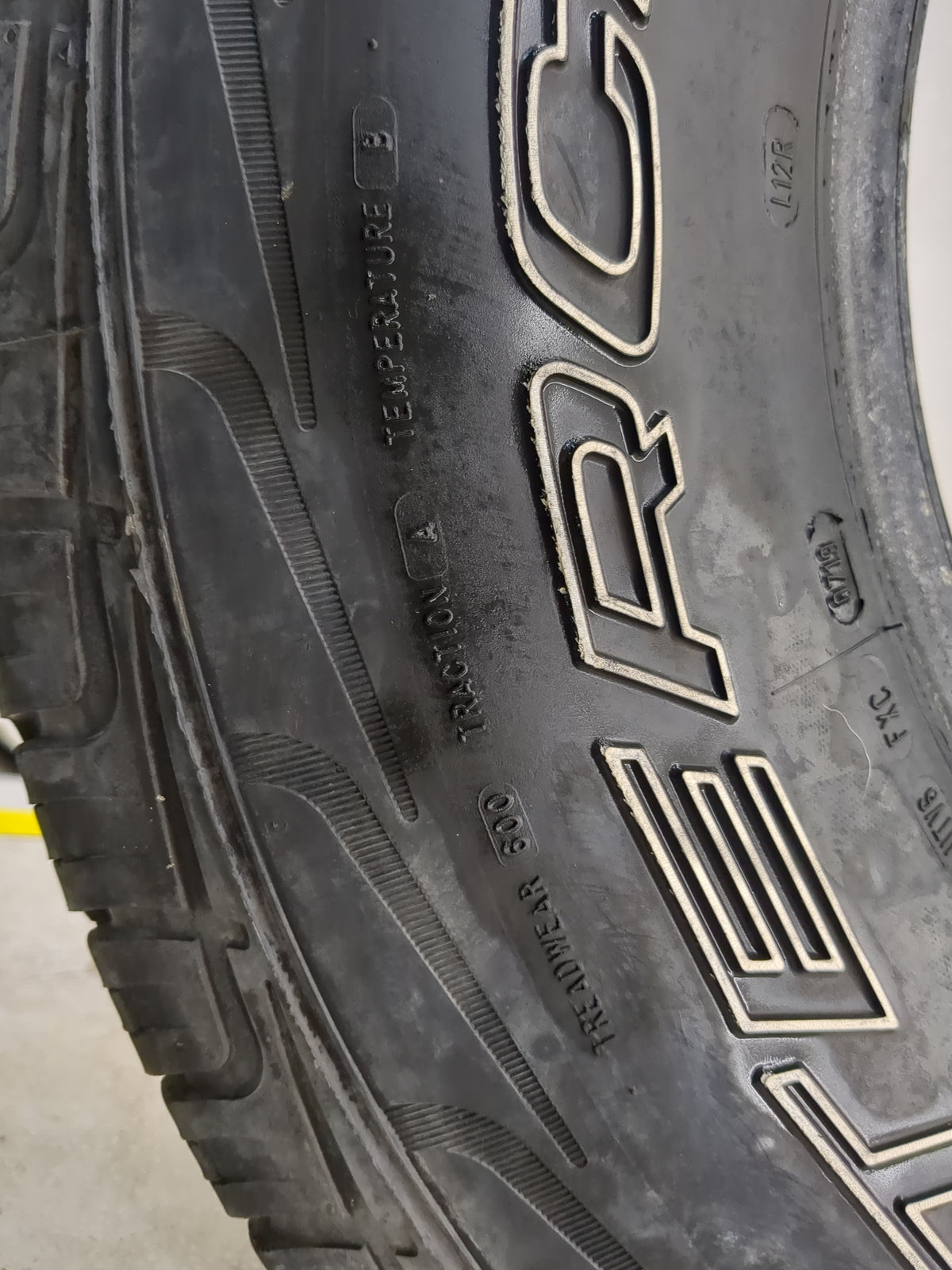 Used Tire 265/75R16 MASTERCRAFT COURSER HSX TOUR 116T - Tread Depth 9/32 - Oemusedautoparts1.com