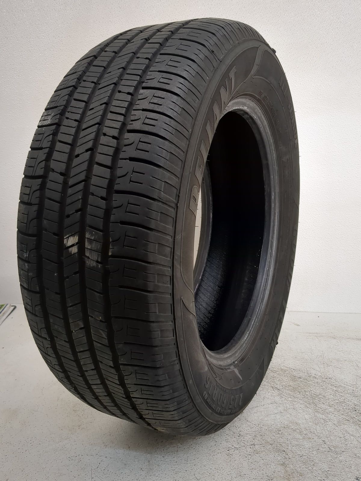 Used Tire 225/60R16 GOODYEAR RELIANT ALL-SEASON 98H - Tread Depth 9/32 - Oemusedautoparts1.com