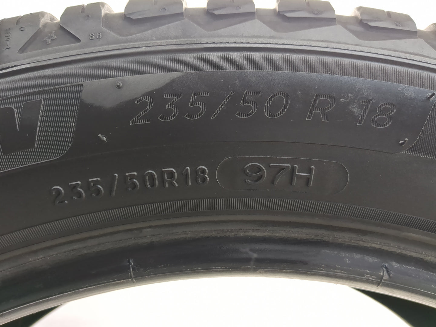 Used Tire 235/50R18 MICHELIN CROSS CLIMATE 2 97H - Tread Depth 9/32 - Oemusedautoparts1.com