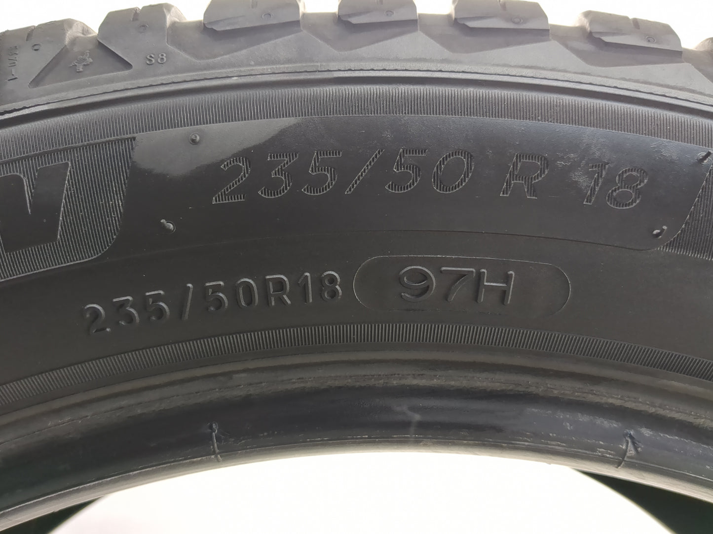 Used Tire 235/50R18 MICHELIN CROSS CLIMATE 2 97H - Tread Depth 9/32 - Oemusedautoparts1.com