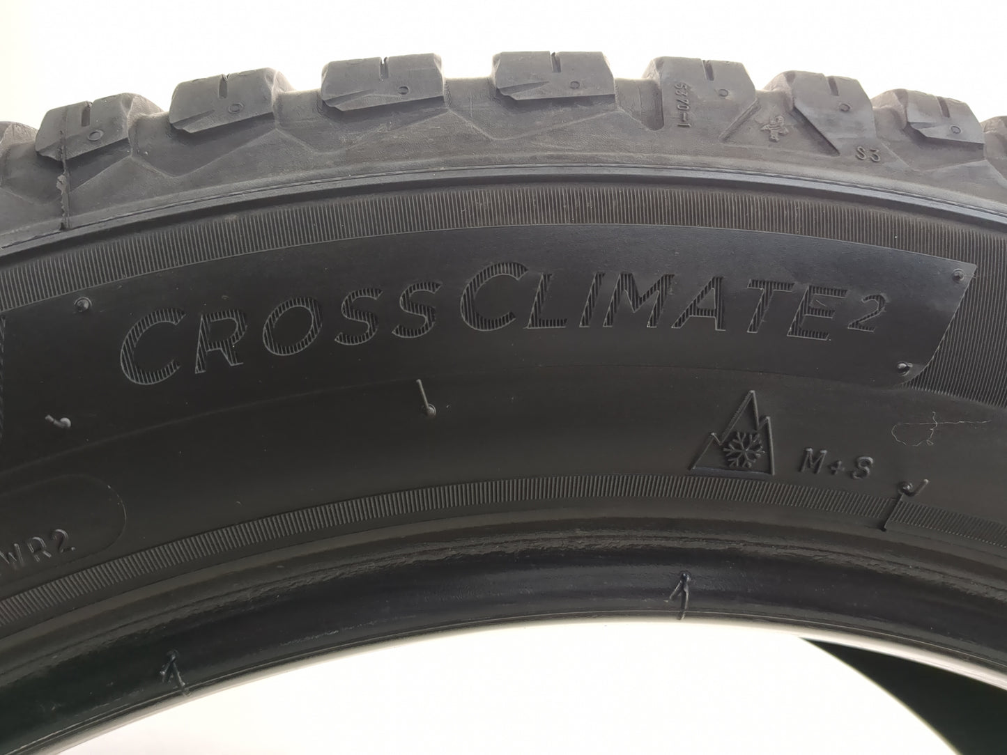 Used Tire 235/50R18 MICHELIN CROSS CLIMATE 2 97H - Tread Depth 9/32 - Oemusedautoparts1.com