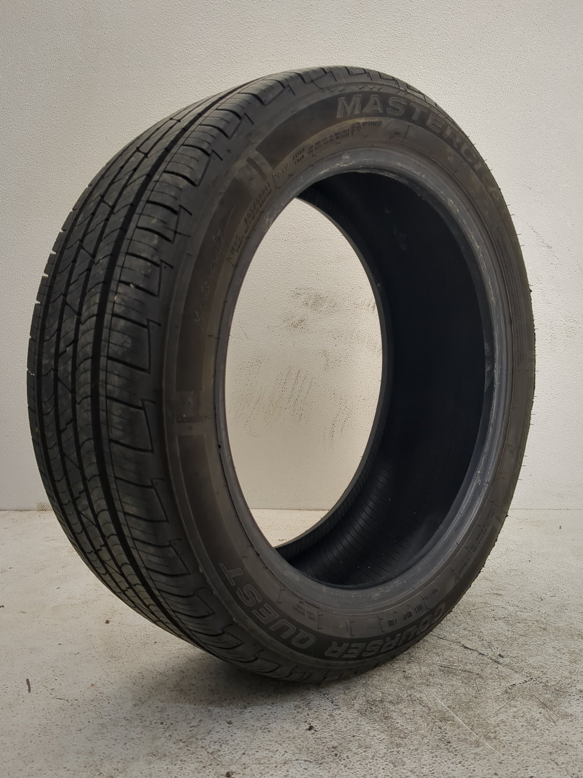 Used Tire 205/50R17 MASTERCRAFT COURSER QUEST 93V - Tread Depth 9/32 - Oemusedautoparts1.com