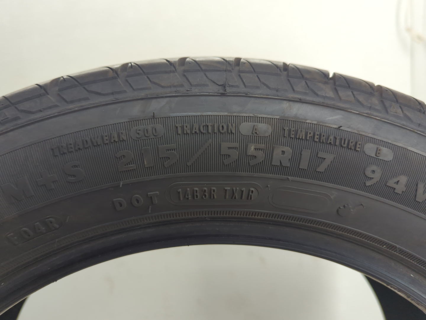 Used Tire 215/55R17 DOUGLAS TOURING A/S 94V - Tread Depth 7/32 - Oemusedautoparts1.com