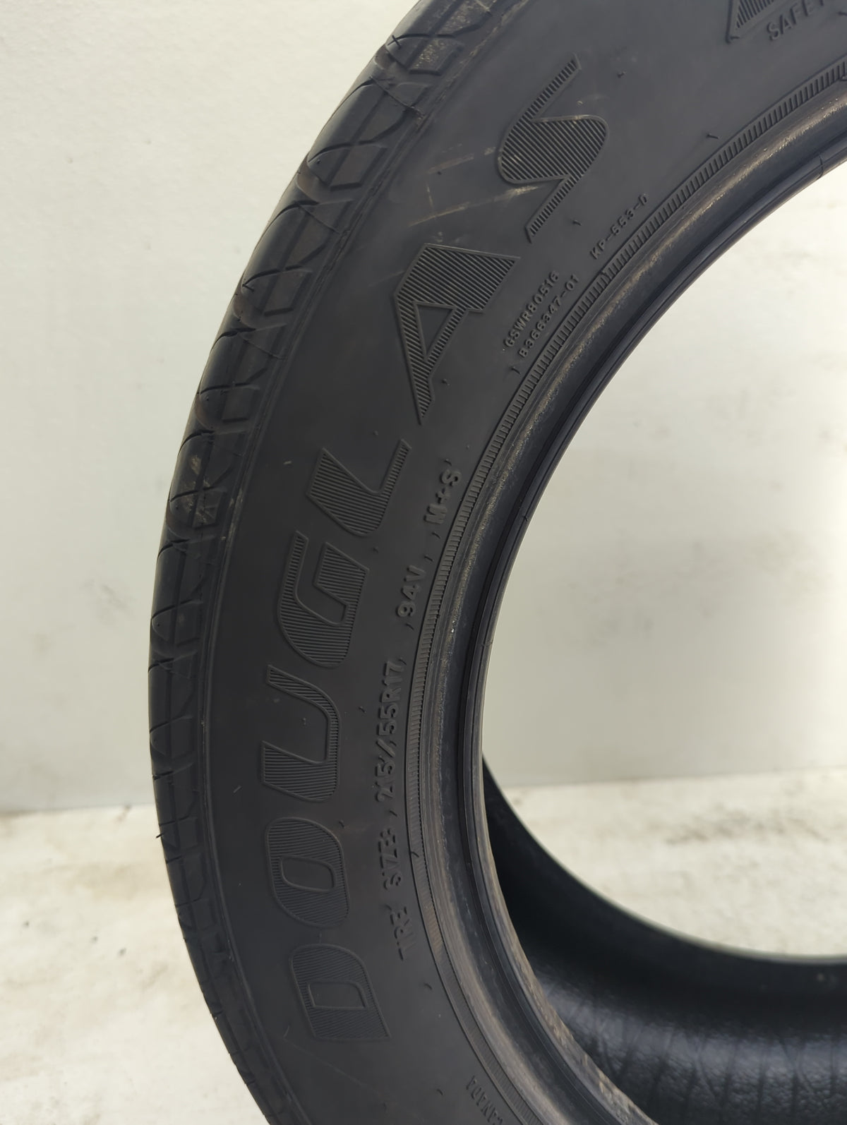 Used Tire 215/55R17 DOUGLAS TOURING A/S 94V - Tread Depth 7/32 - Oemusedautoparts1.com
