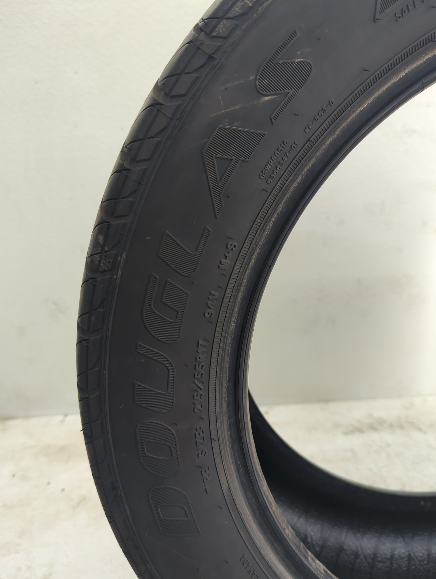 Used Tire 215/55R17 DOUGLAS TOURING A/S 94V - Tread Depth 7/32 - Oemusedautoparts1.com
