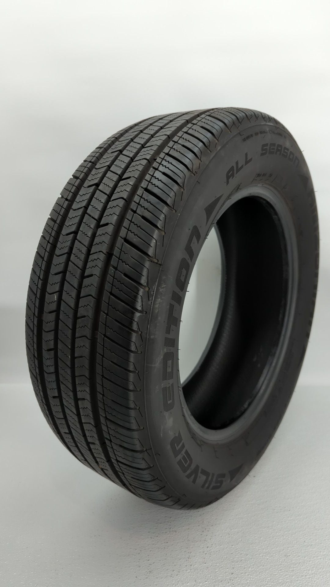 Used Tire 225/60R16 ARIZONIAN SILVER EDITION ALL SEASON 98H All Season - 8.5/32 - Oemusedautoparts1.com