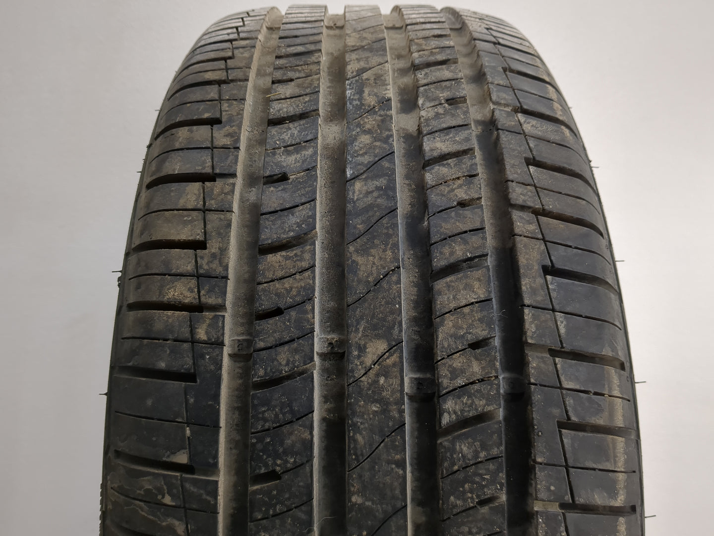 Used Tire 225/50R17 MASTERCRAFT STRATUS AS 94V - Tread Depth 8/32 - Oemusedautoparts1.com