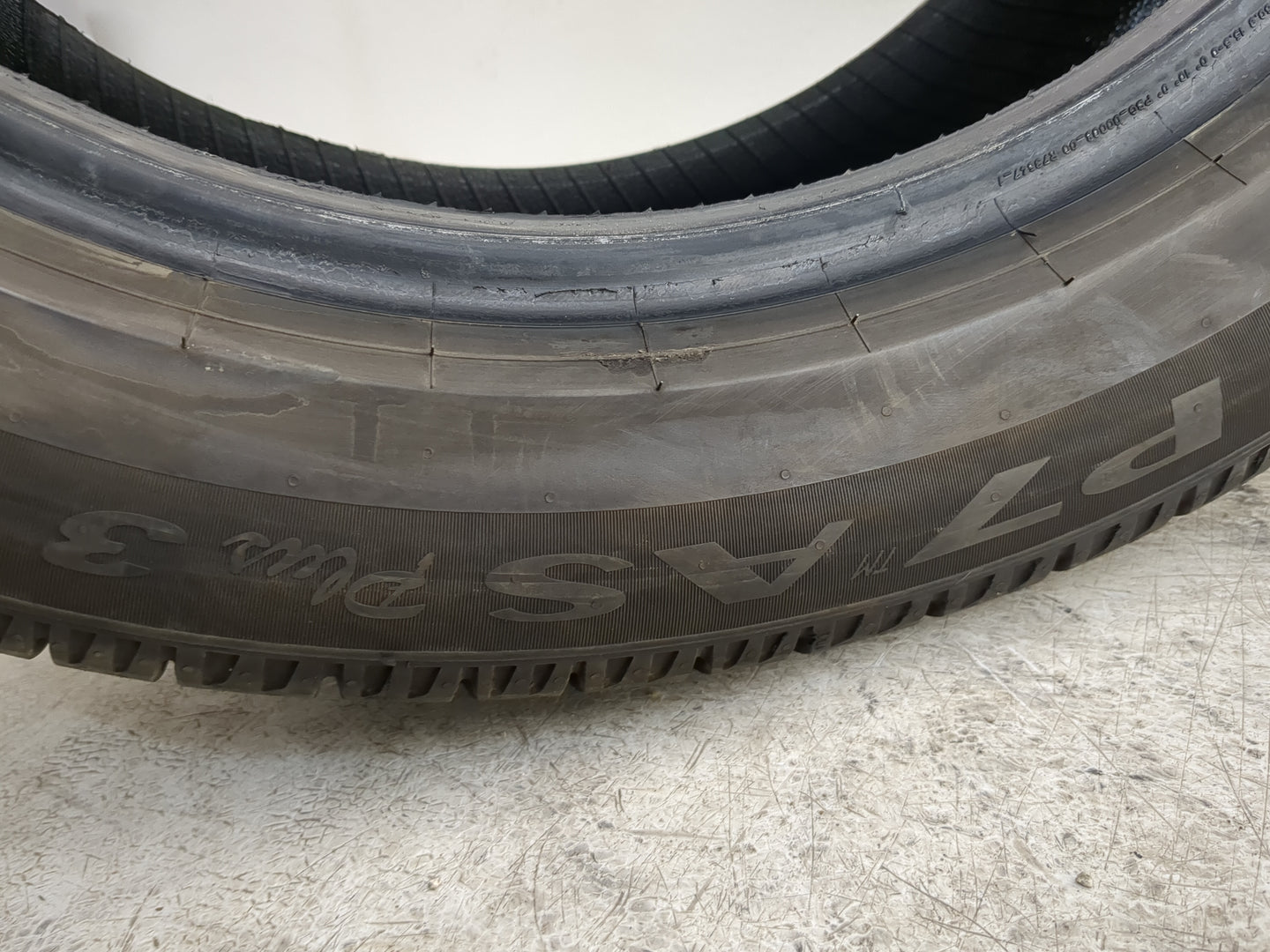 Used Tire 235/50R18 FIRELLI P7 AS PLUS 3 97V - Tread Depth 10/32 - Oemusedautoparts1.com