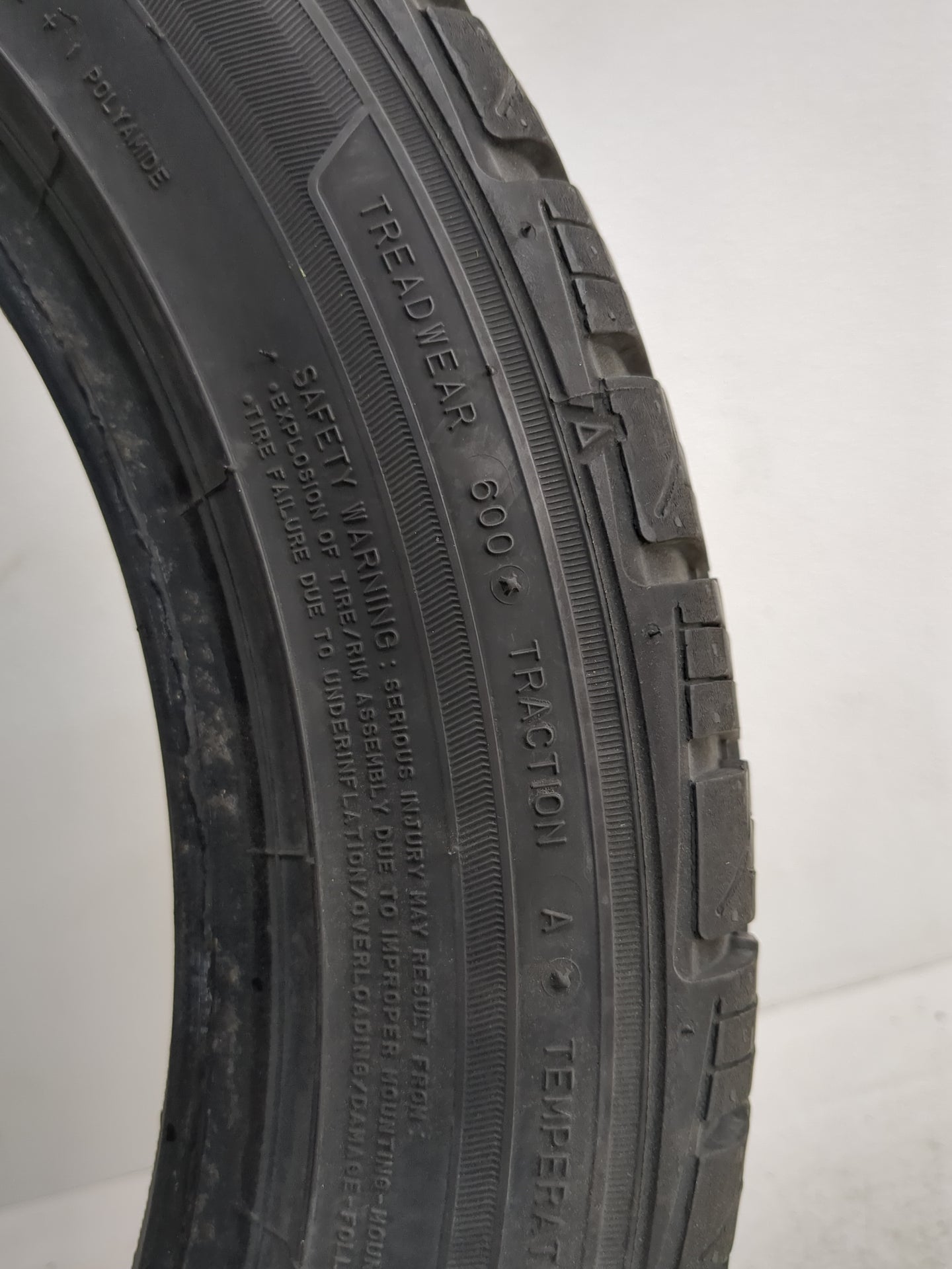Used Tire 205/50R16 FALKEN ZIEX ZE950 87V - Tread Depth 8.5/32 - Oemusedautoparts1.com