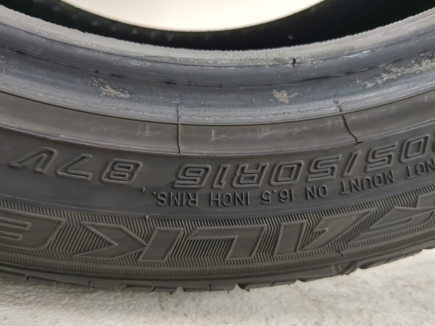 Used Tire 205/50R16 FALKEN ZIEX ZE950 87V - Tread Depth 8.5/32 - Oemusedautoparts1.com