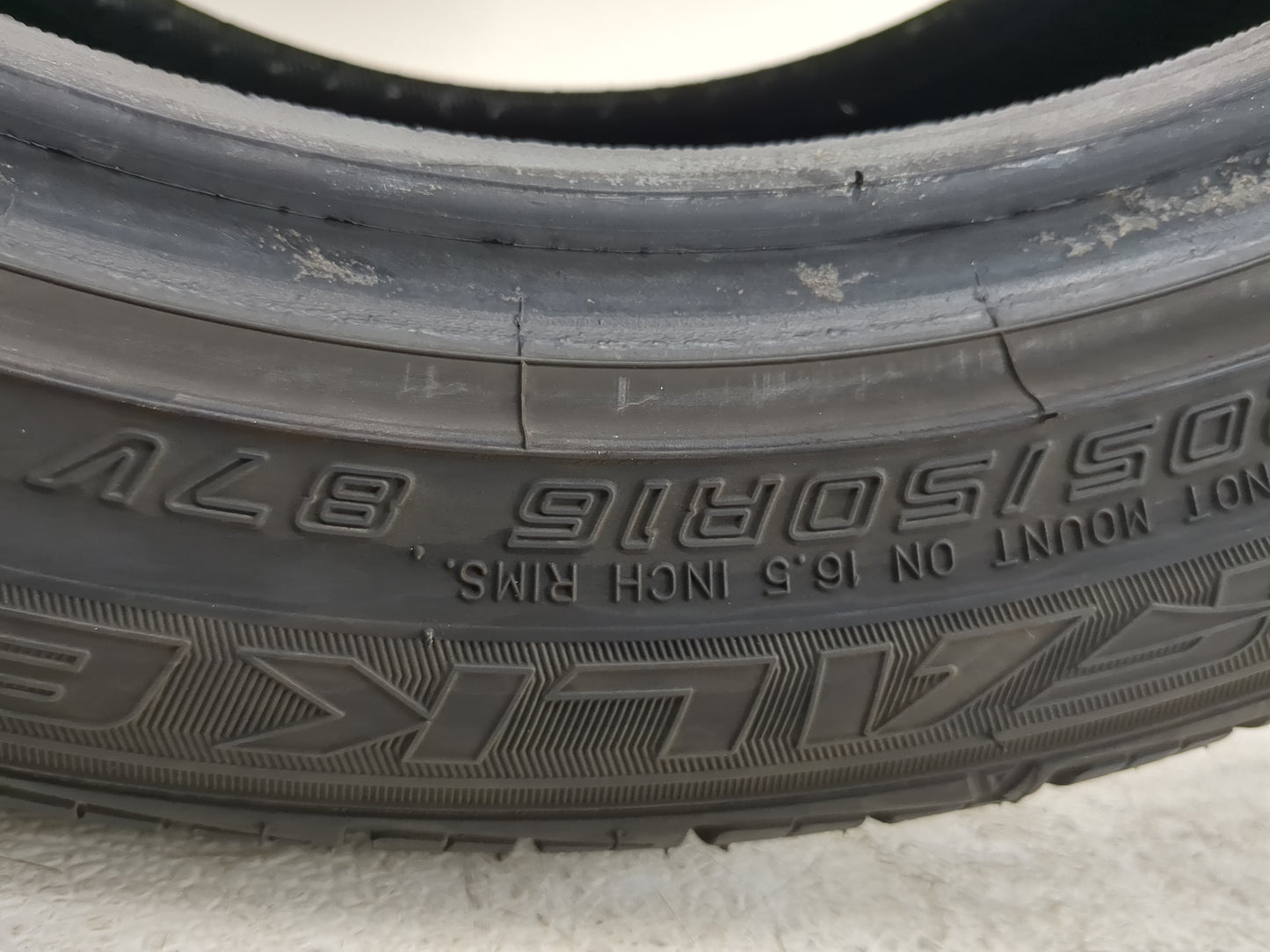 Used Tire 205/50R16 FALKEN ZIEX ZE950 87V - Tread Depth 8.5/32 - Oemusedautoparts1.com