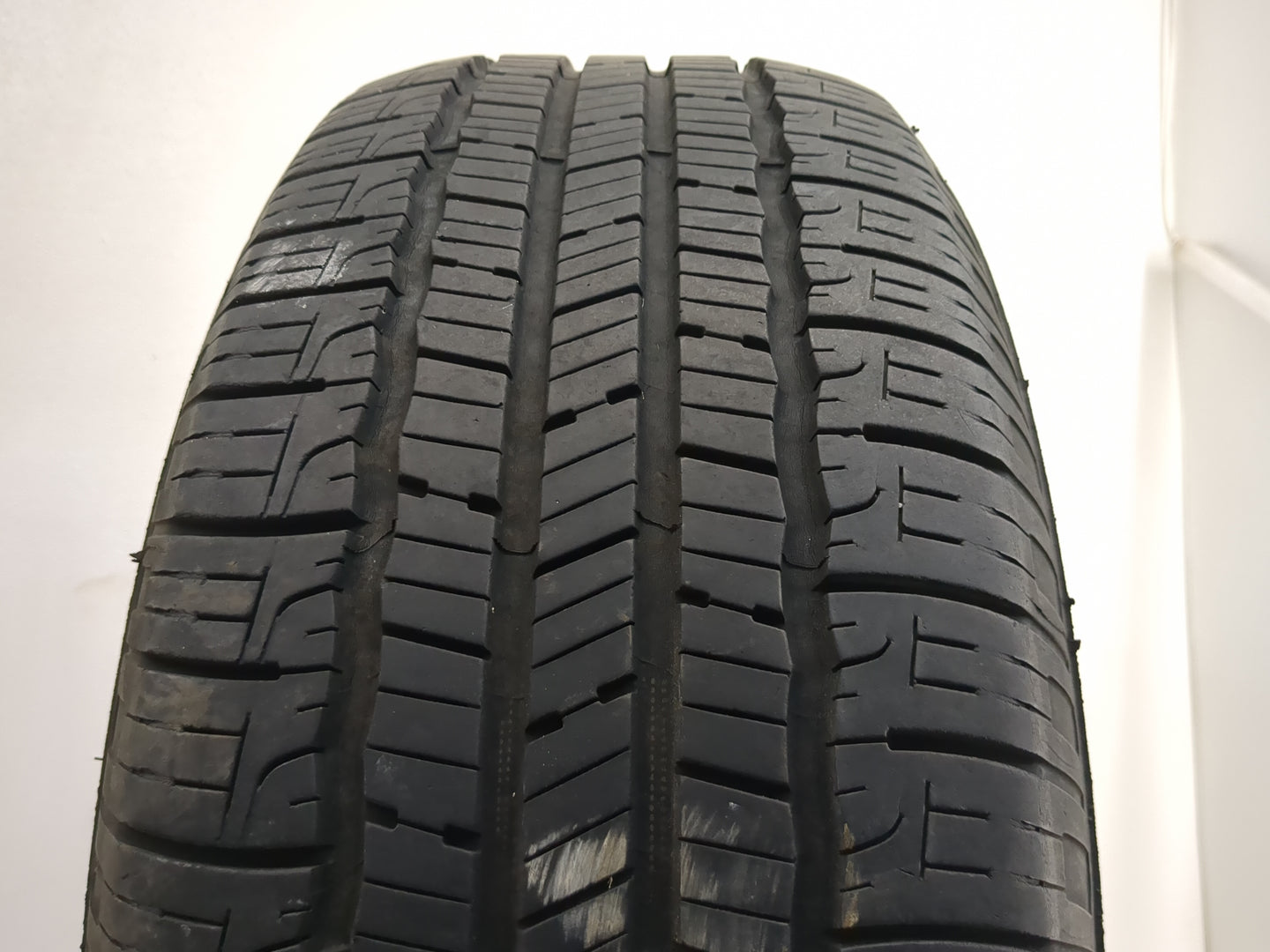 Used Tire 225/60R16 GOODYEAR RELIANT ALL SEASON 98H - Tread Depth 7/32 - Oemusedautoparts1.com