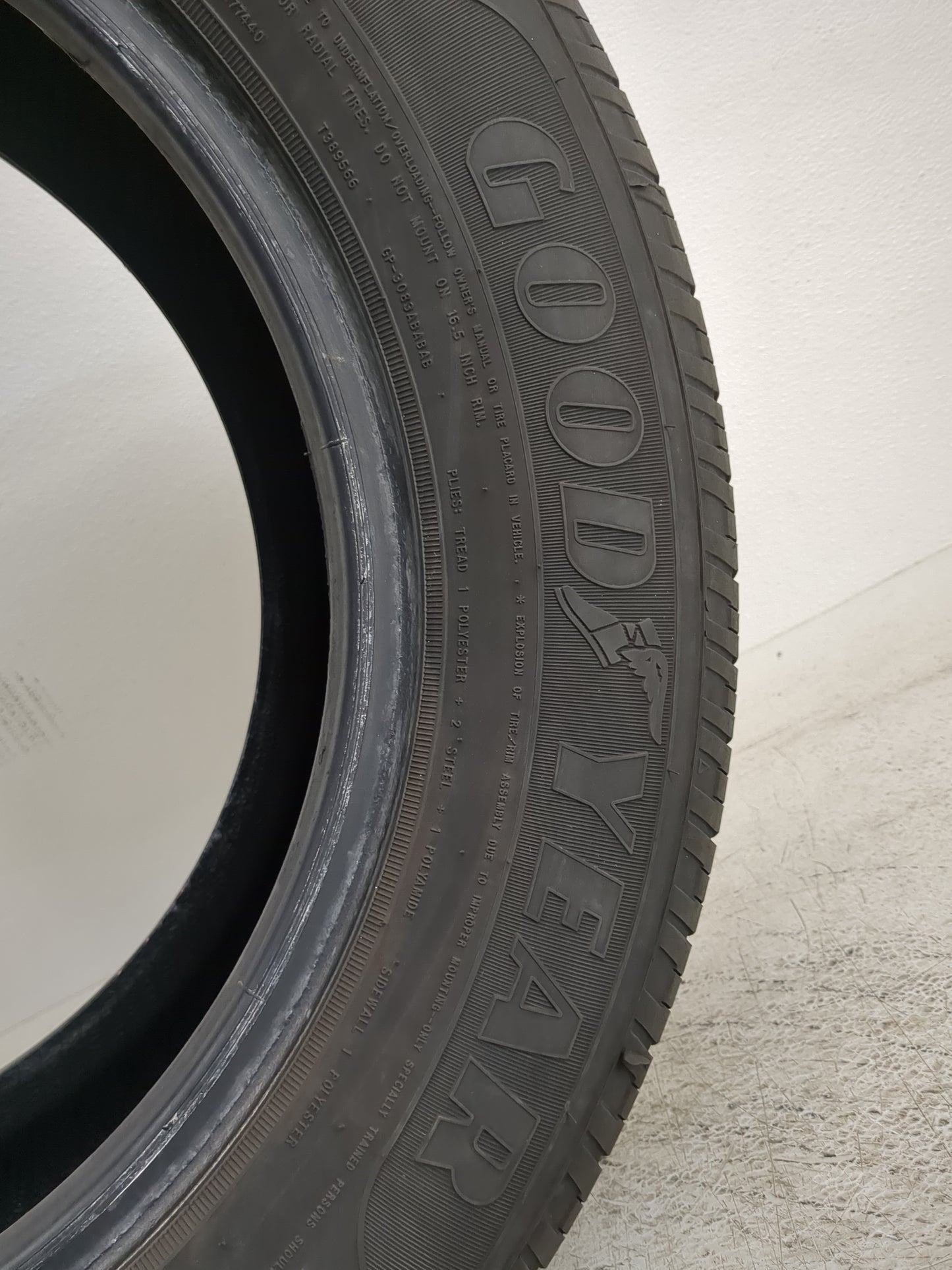 Used Tire 225/60R16 GOODYEAR RELIANT ALL SEASON 98H - Tread Depth 7/32 - Oemusedautoparts1.com