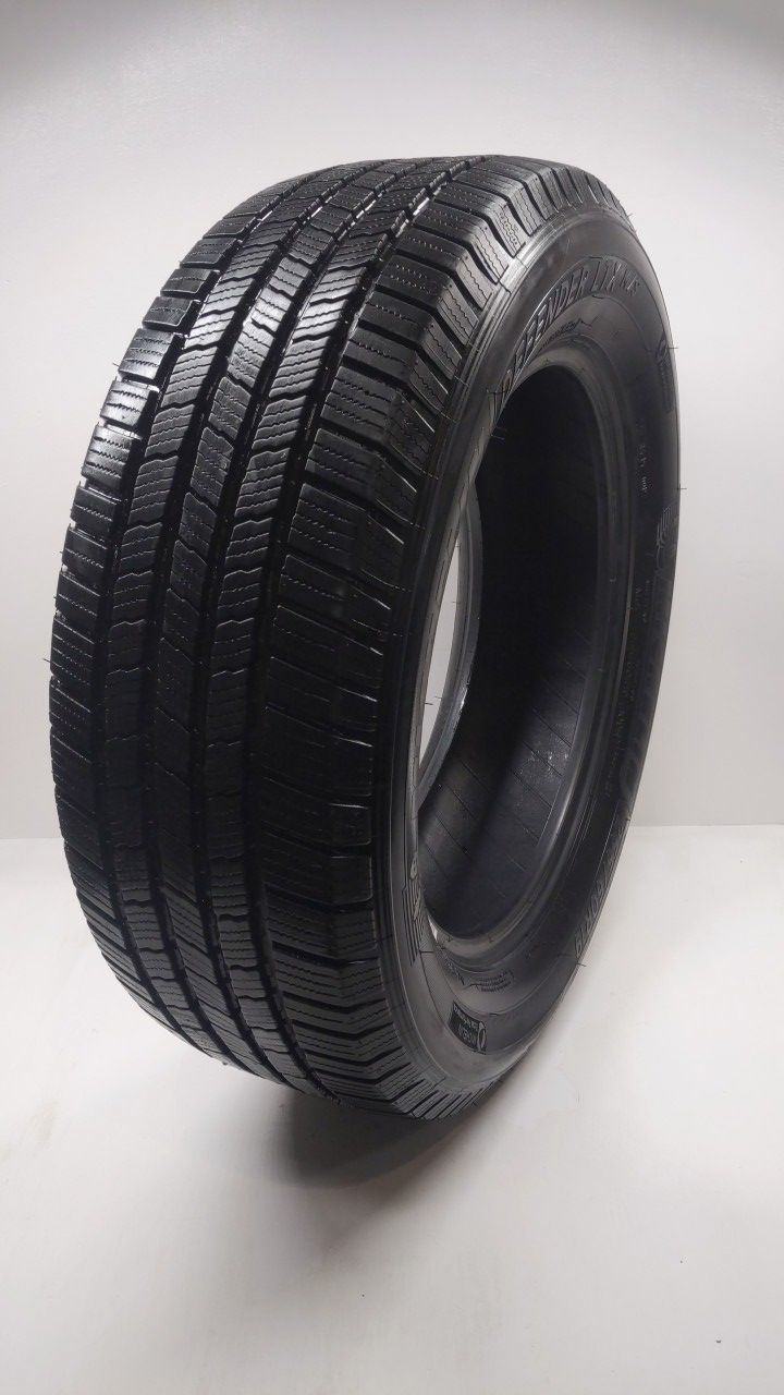Used Tire 255/60R19 MICHELIN DEFENDER LTX M/S 109H All Season - 10/32 - Oemusedautoparts1.com
