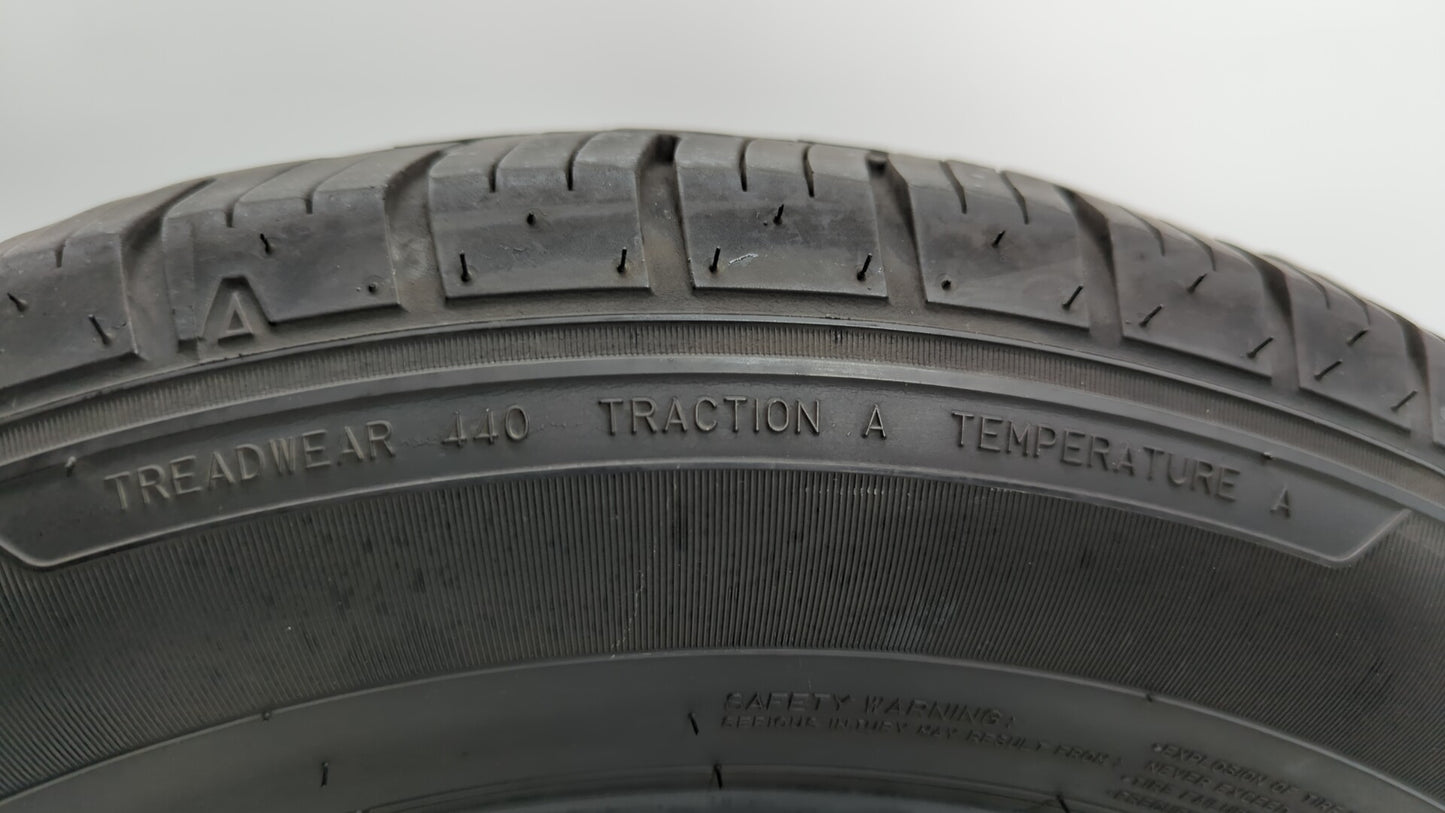 Used Tire 215/60R16 DORAL SDL-SPORT 95H All Season - Tread Depth 8/32 - Oemusedautoparts1.com