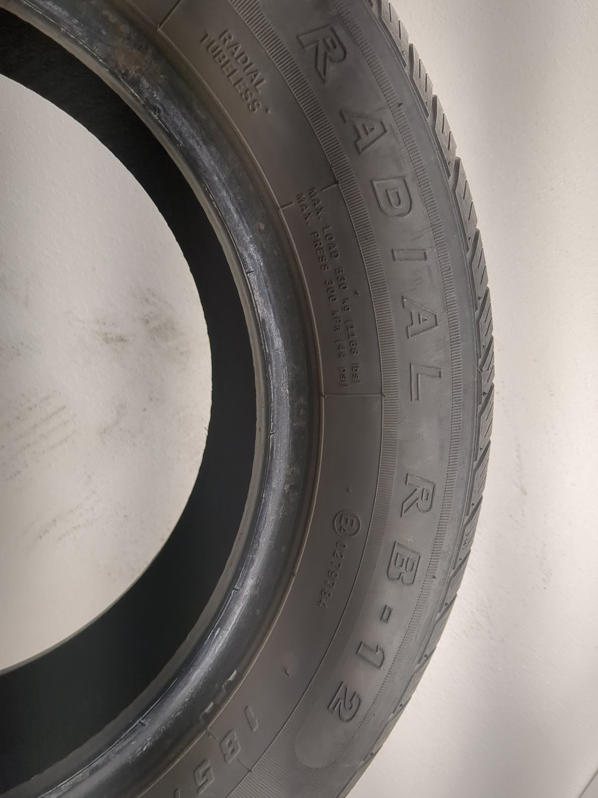 Used Tire 185/65R14 IRONMAN RADIAL RB-12 86T - Tread Depth 8/32 - Oemusedautoparts1.com