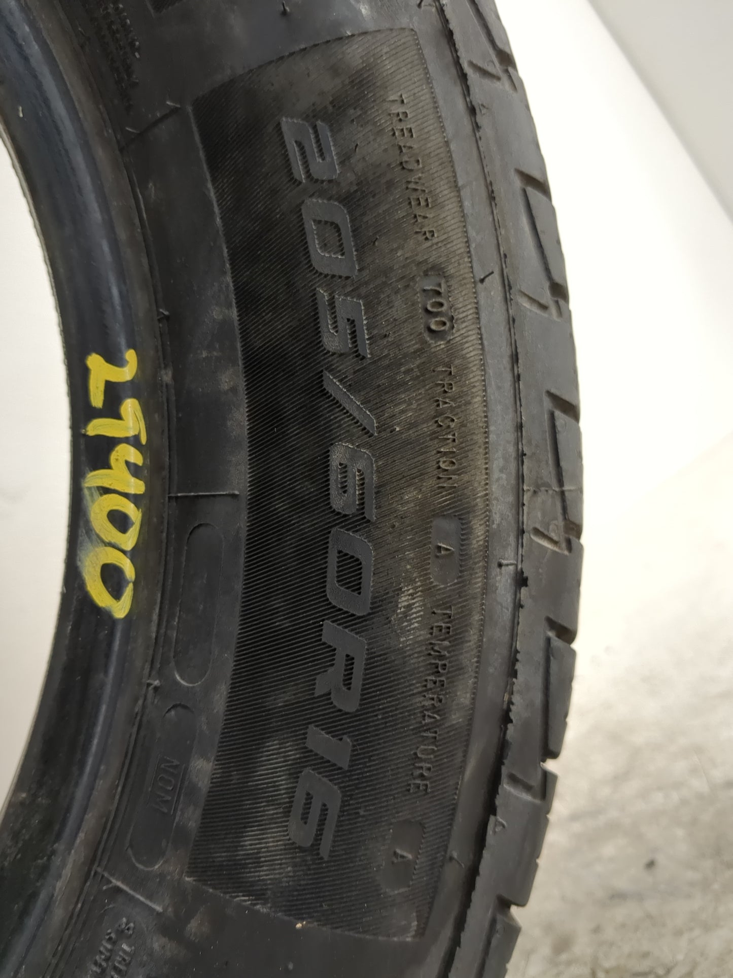 Used Tire 205/60R16 MASTERCRAFT COURSER QUEST 92V - Tread Depth 7.5/32 - Oemusedautoparts1.com