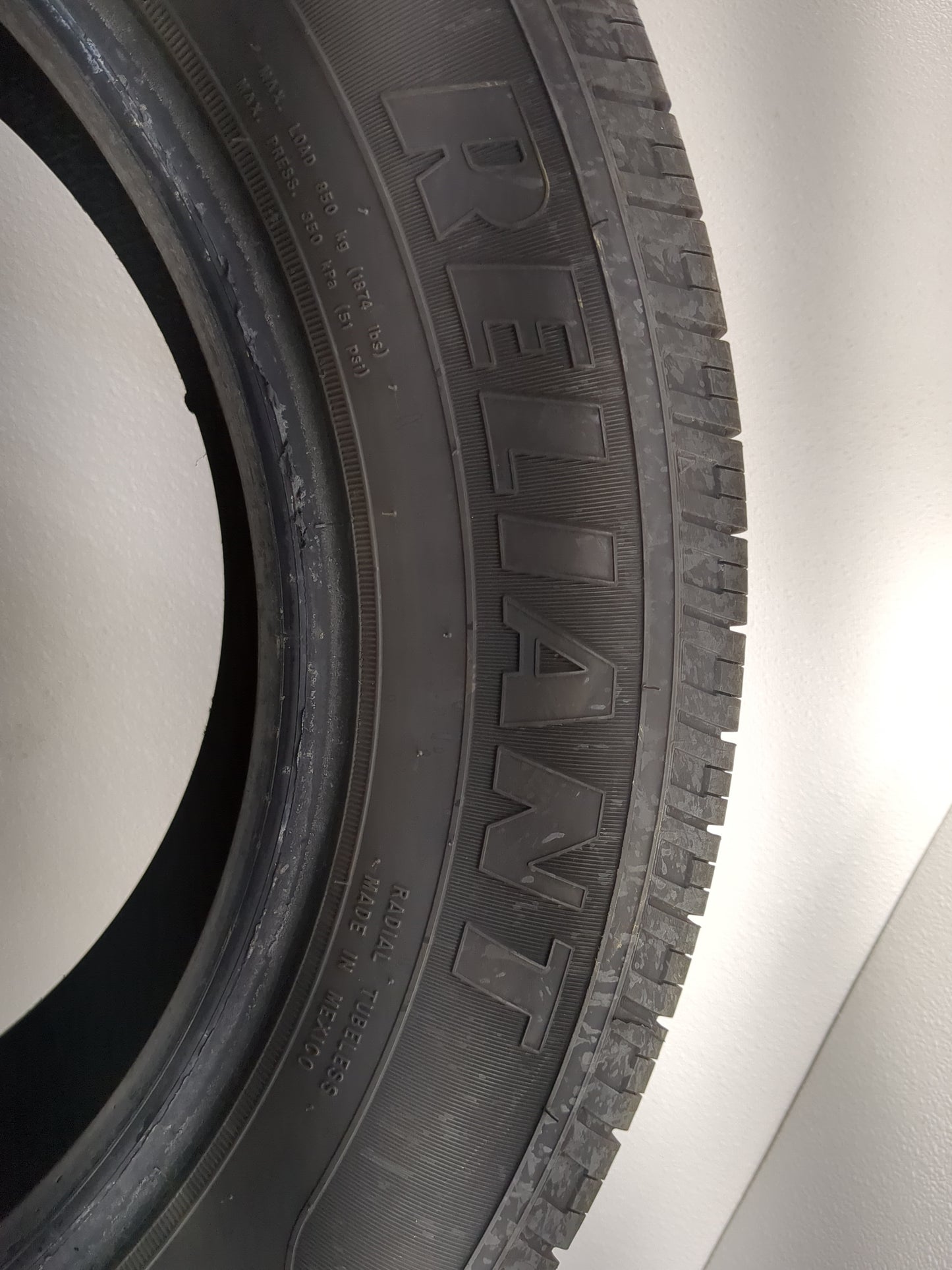 Used Tire 235/60R17 GOODYEAR RELIANT ALL SEASON 102H - Tread Depth 8/32 - Oemusedautoparts1.com