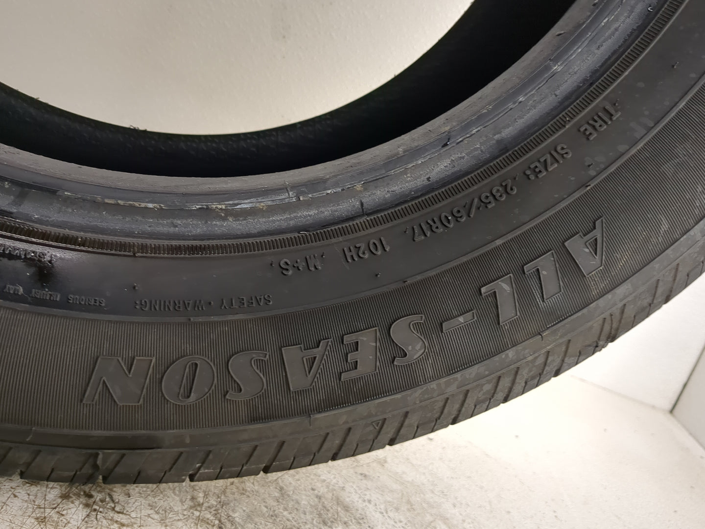 Used Tire 235/60R17 GOODYEAR RELIANT ALL SEASON 102H - Tread Depth 8/32 - Oemusedautoparts1.com