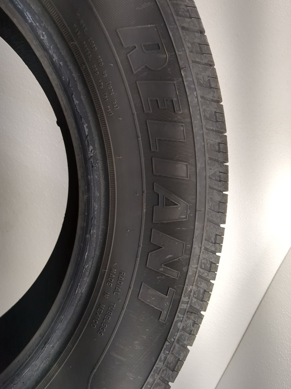Used Tire 235/60R17 GOODYEAR RELIANT ALL SEASON 102H - Tread Depth 8/32 - Oemusedautoparts1.com