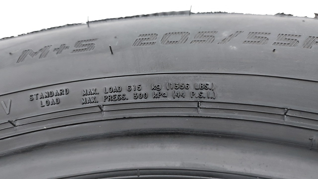 Used Tire 205/55R16 ARIZONIAN SILVER EDITION ALL SEASON 91V All Season - 10/32 - Oemusedautoparts1.com