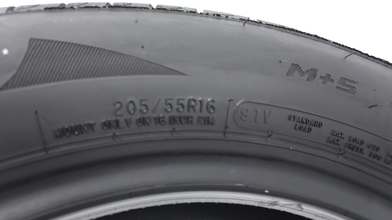 Used Tire 205/55R16 ARIZONIAN SILVER EDITION ALL SEASON 91V All Season - 10/32 - Oemusedautoparts1.com