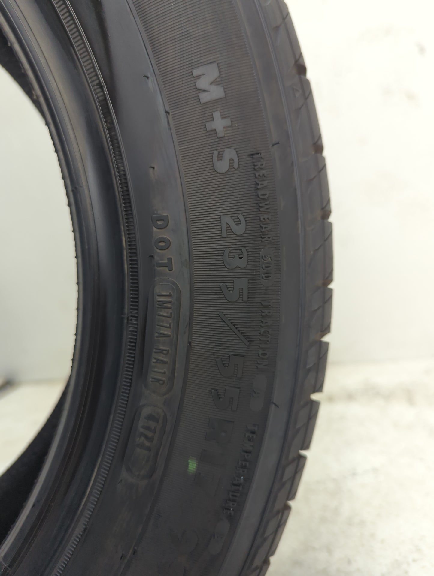 Used Tire 235/55R17 DOUGLAS TOURING A/S 99W - Tread Depth 8/32 - Oemusedautoparts1.com
