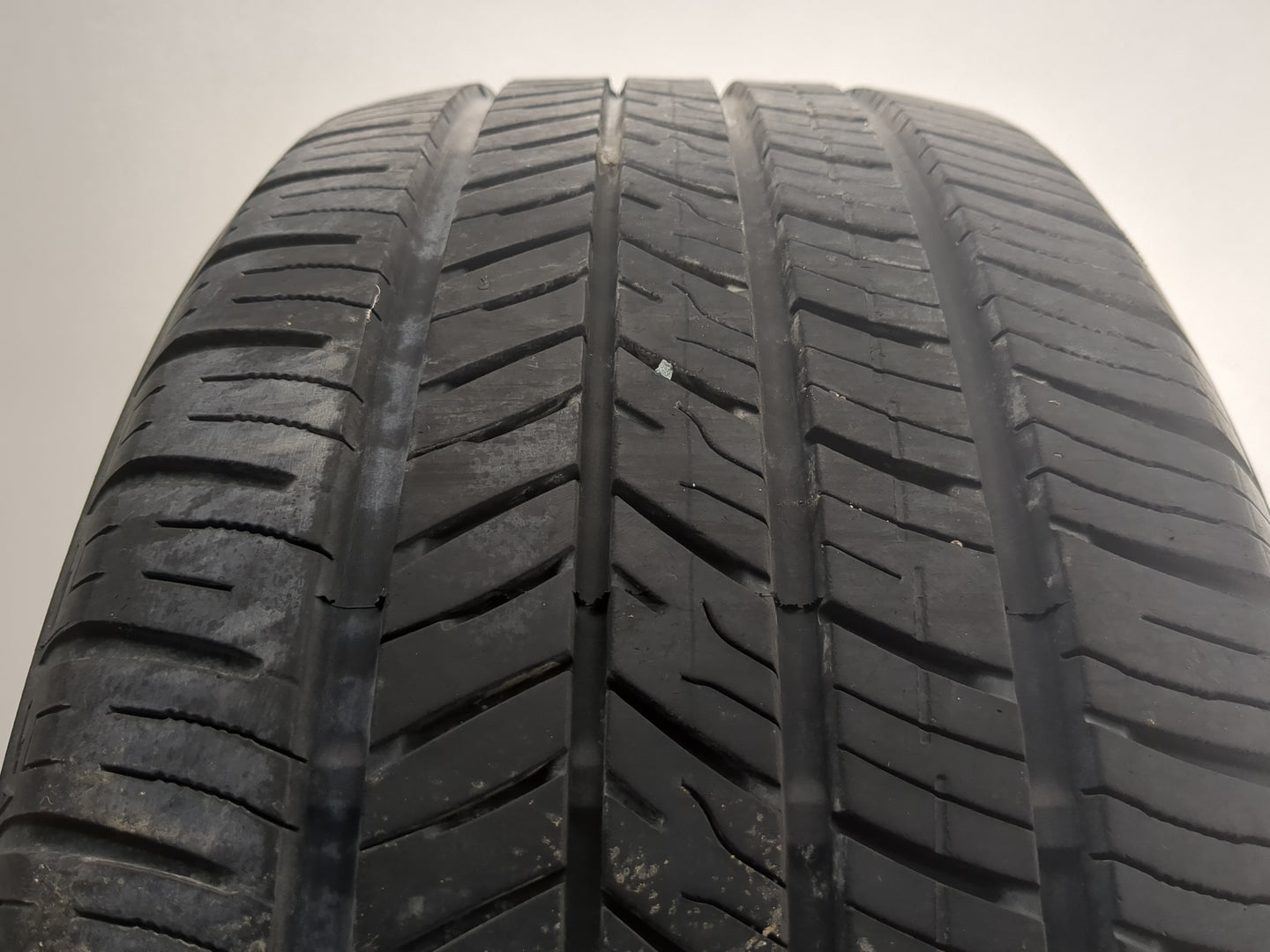 Used Tire 225/50R18 YOKOHAMA YK740 GTX 95H - Tread Depth 9/32 - Oemusedautoparts1.com