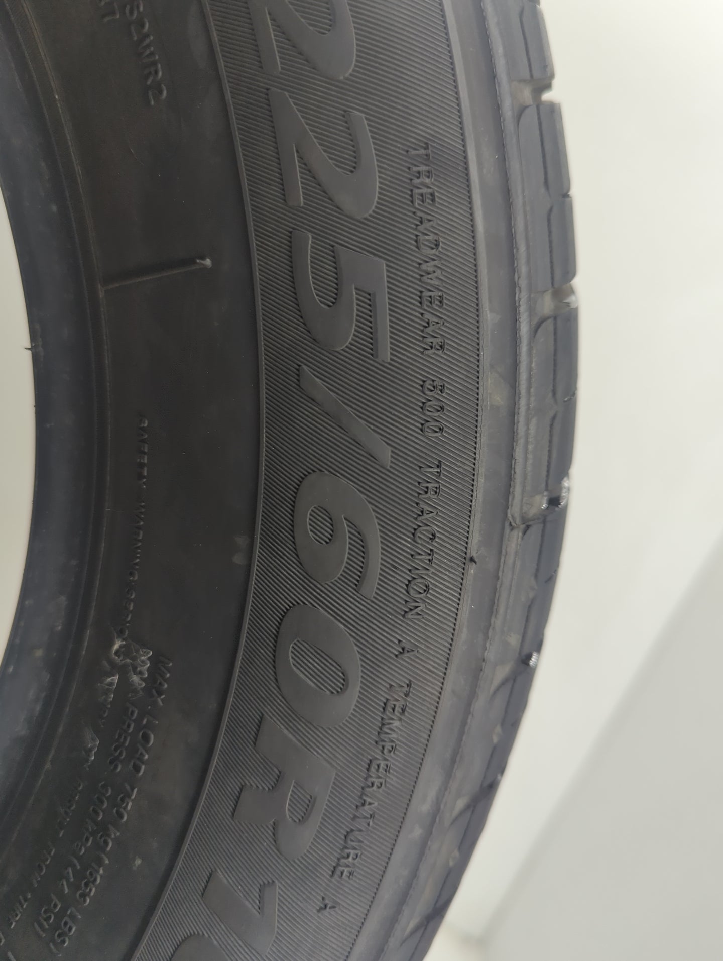 Used Tire 225/60R16 SENTURY TOURING 98H - Tread Depth 9.5/32 - Oemusedautoparts1.com