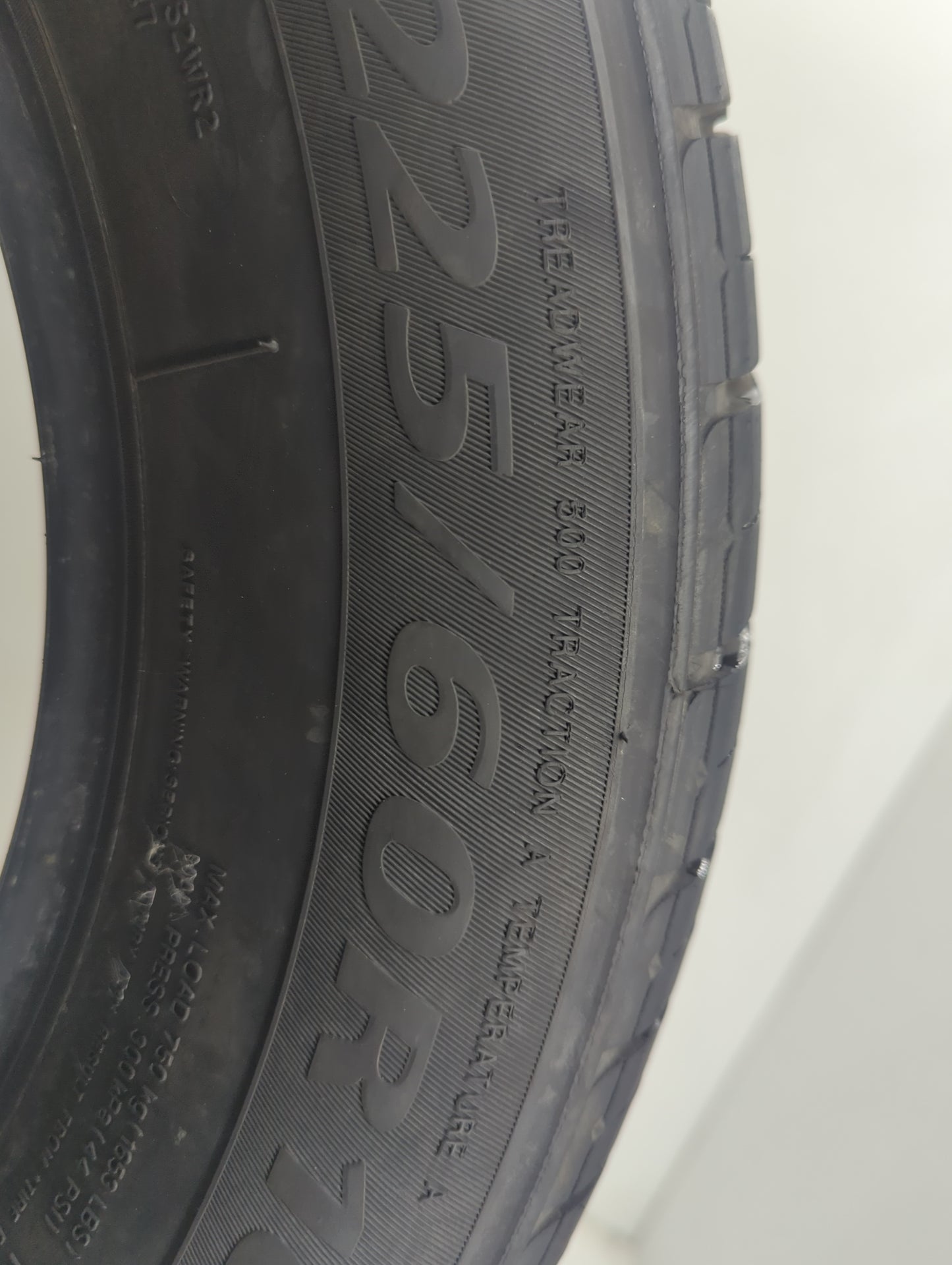 Used Tire 225/60R16 SENTURY TOURING 98H - Tread Depth 9.5/32 - Oemusedautoparts1.com