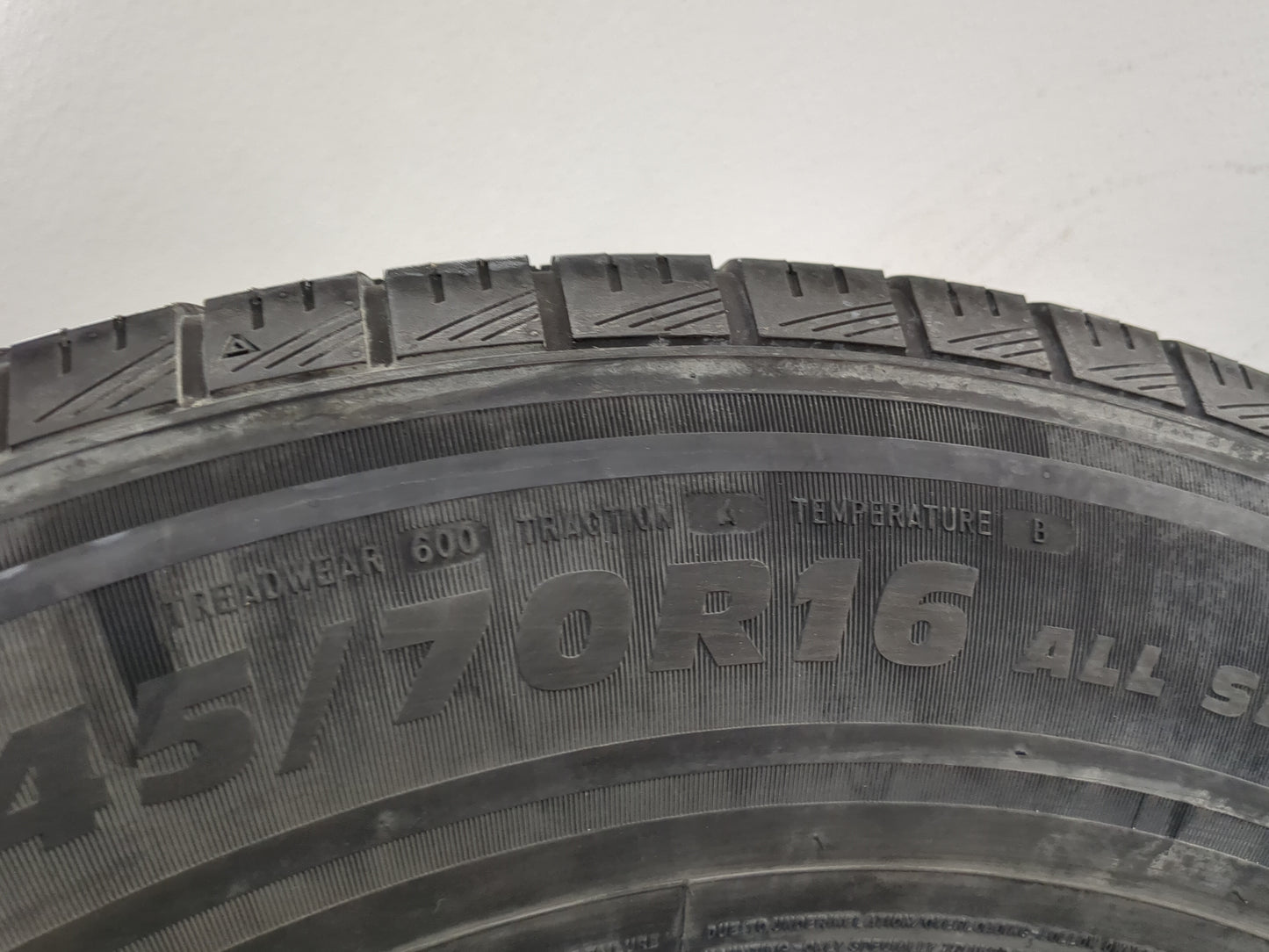 Used Tire 245/70R16 PRINX HICOUNTRY H/T HT2 107T - Tread Depth 8/32 - Oemusedautoparts1.com
