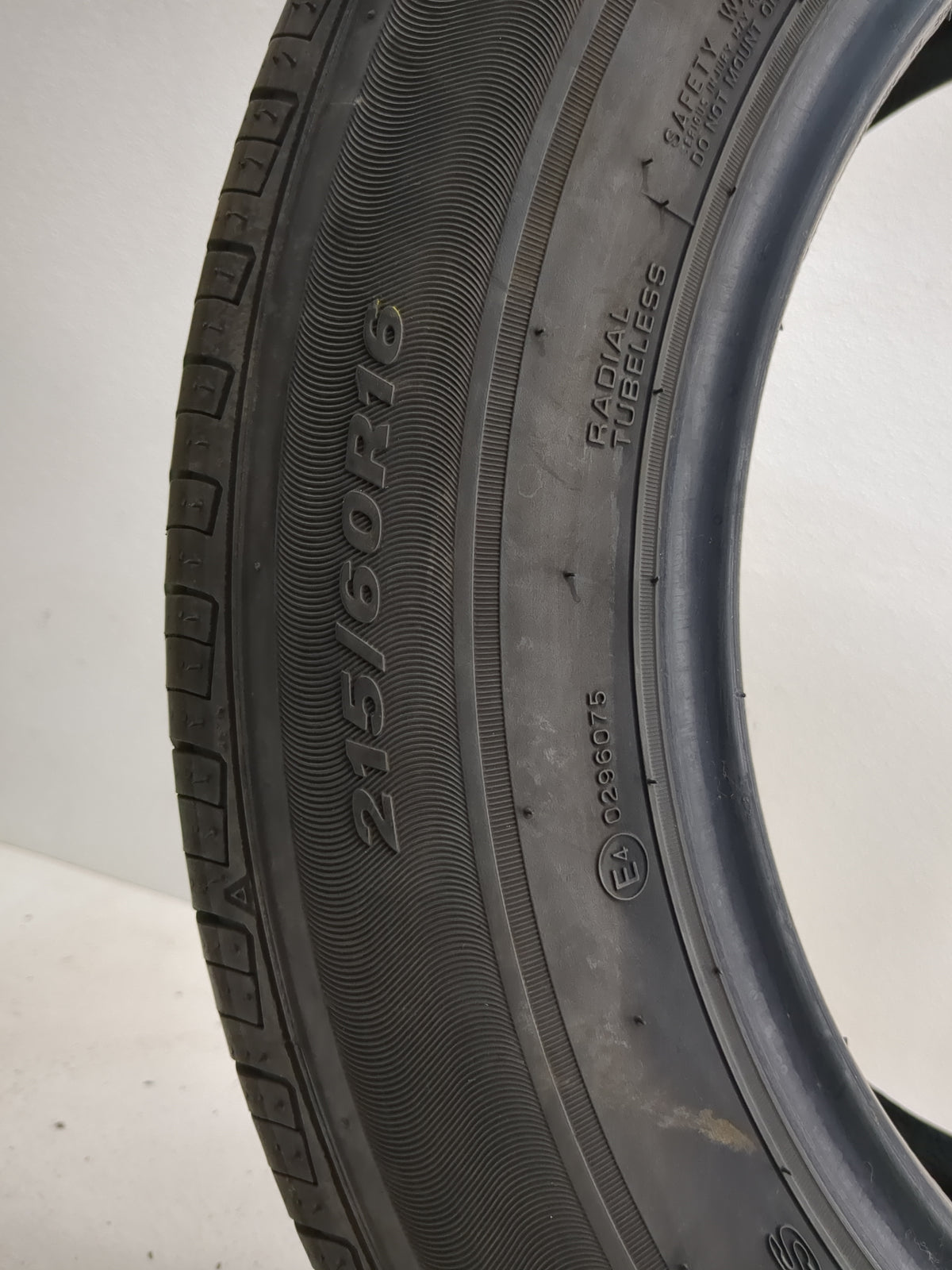 Used Tire 215/60R16 NEXEN N5000 PLUS 95H - Tread Depth 7/32 - Oemusedautoparts1.com