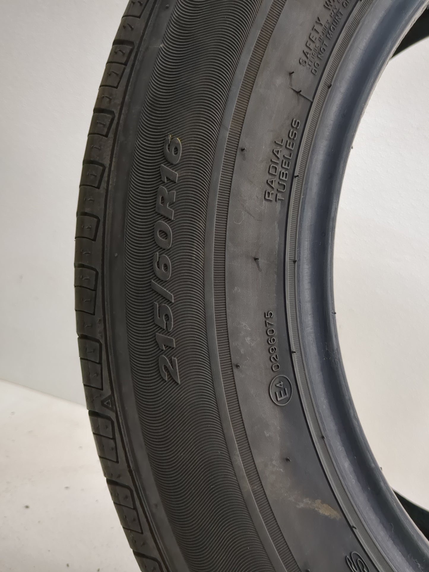 Used Tire 215/60R16 NEXEN N5000 PLUS 95H - Tread Depth 7/32 - Oemusedautoparts1.com