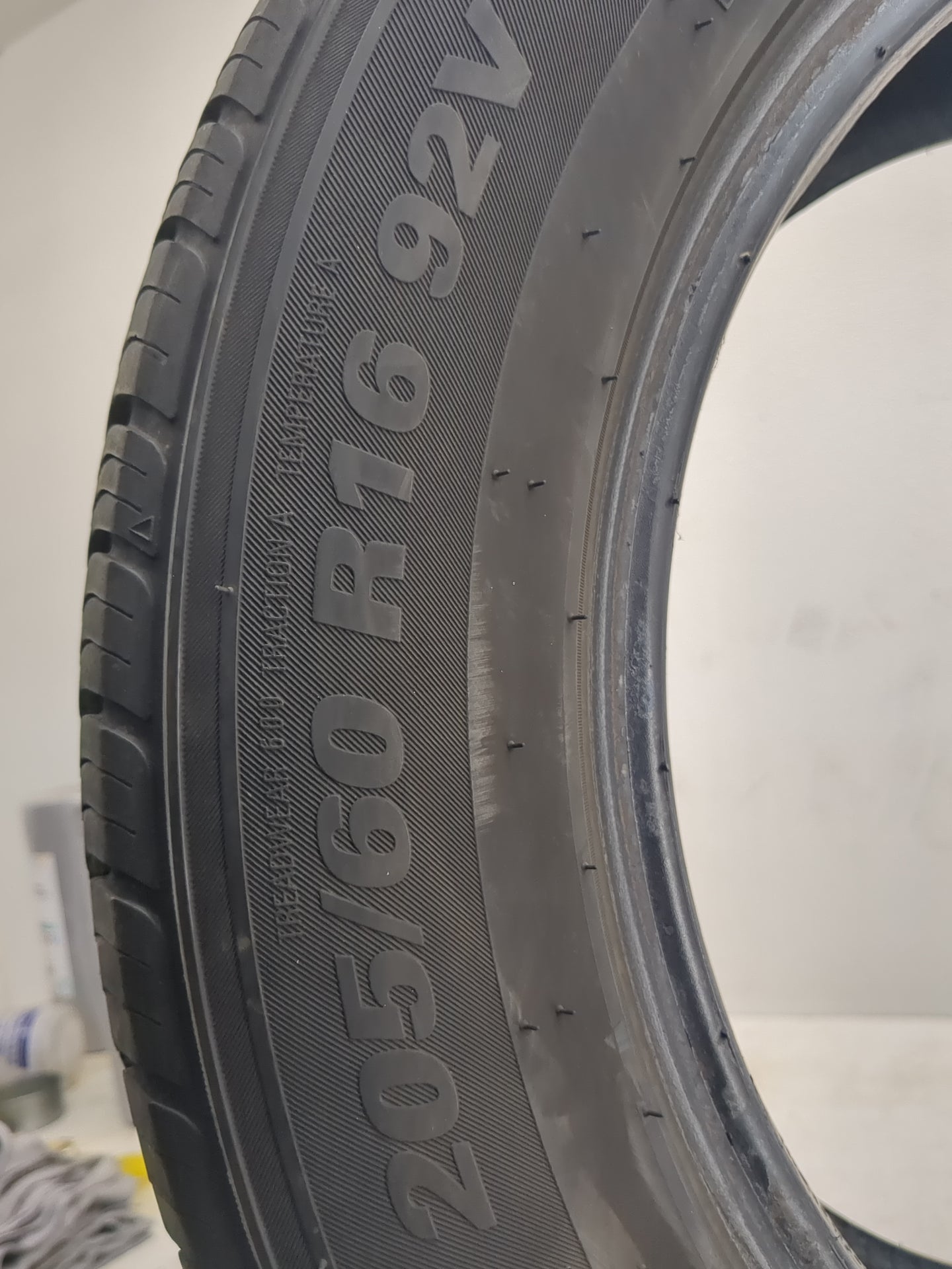 Used Tire 205/60R16 SUREDRIVE TOURING A/S 92V - Tread Depth 9/32 - Oemusedautoparts1.com