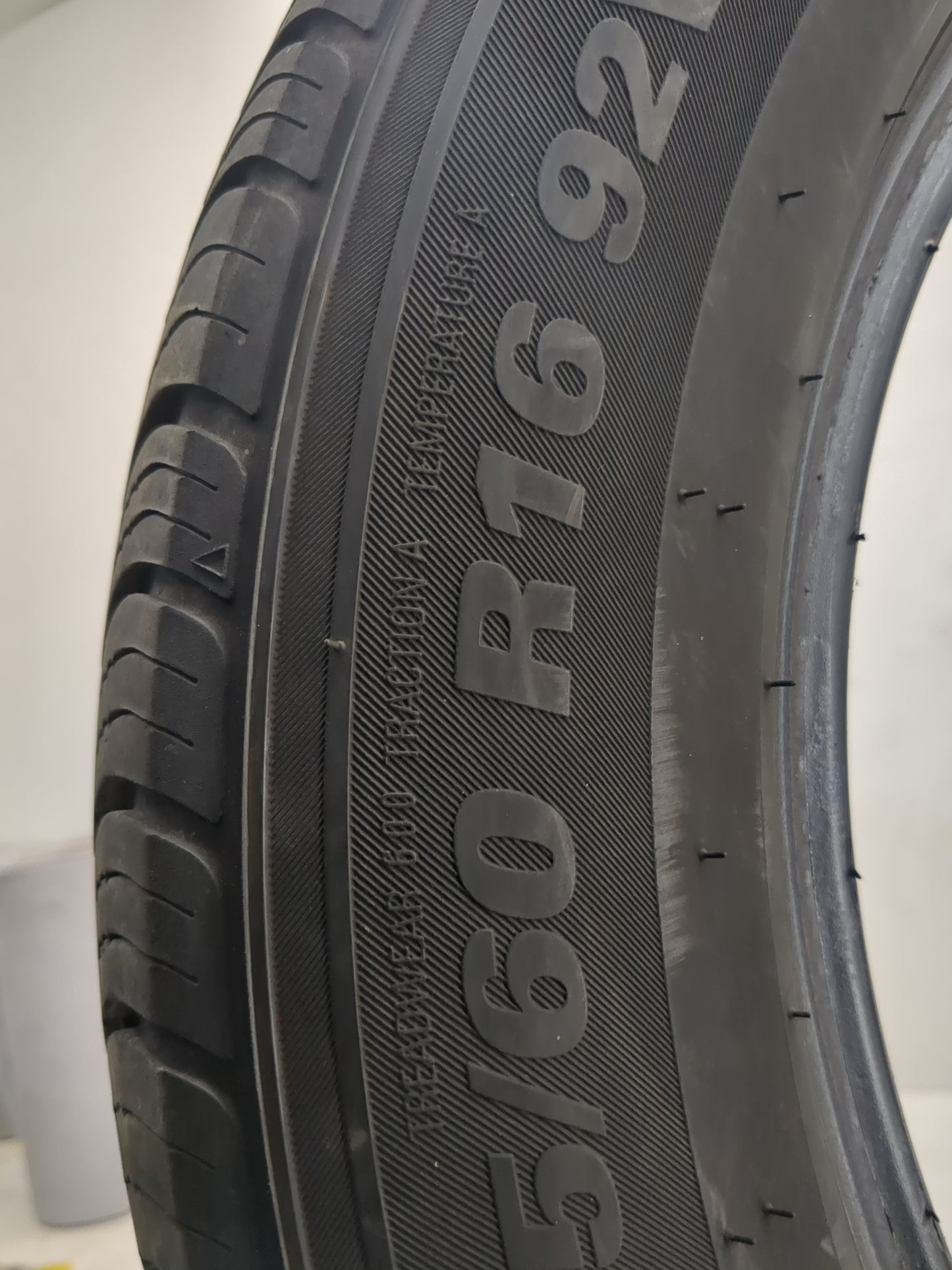 Used Tire 205/60R16 SUREDRIVE TOURING A/S 92V - Tread Depth 9/32 - Oemusedautoparts1.com