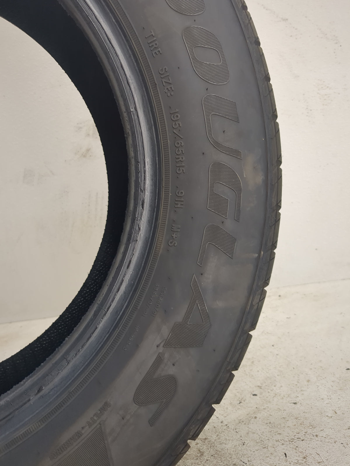 Used Tire 195/65R15 DOUGLAS TOURING A/S 91H - Tread Depth 9/32 - Oemusedautoparts1.com