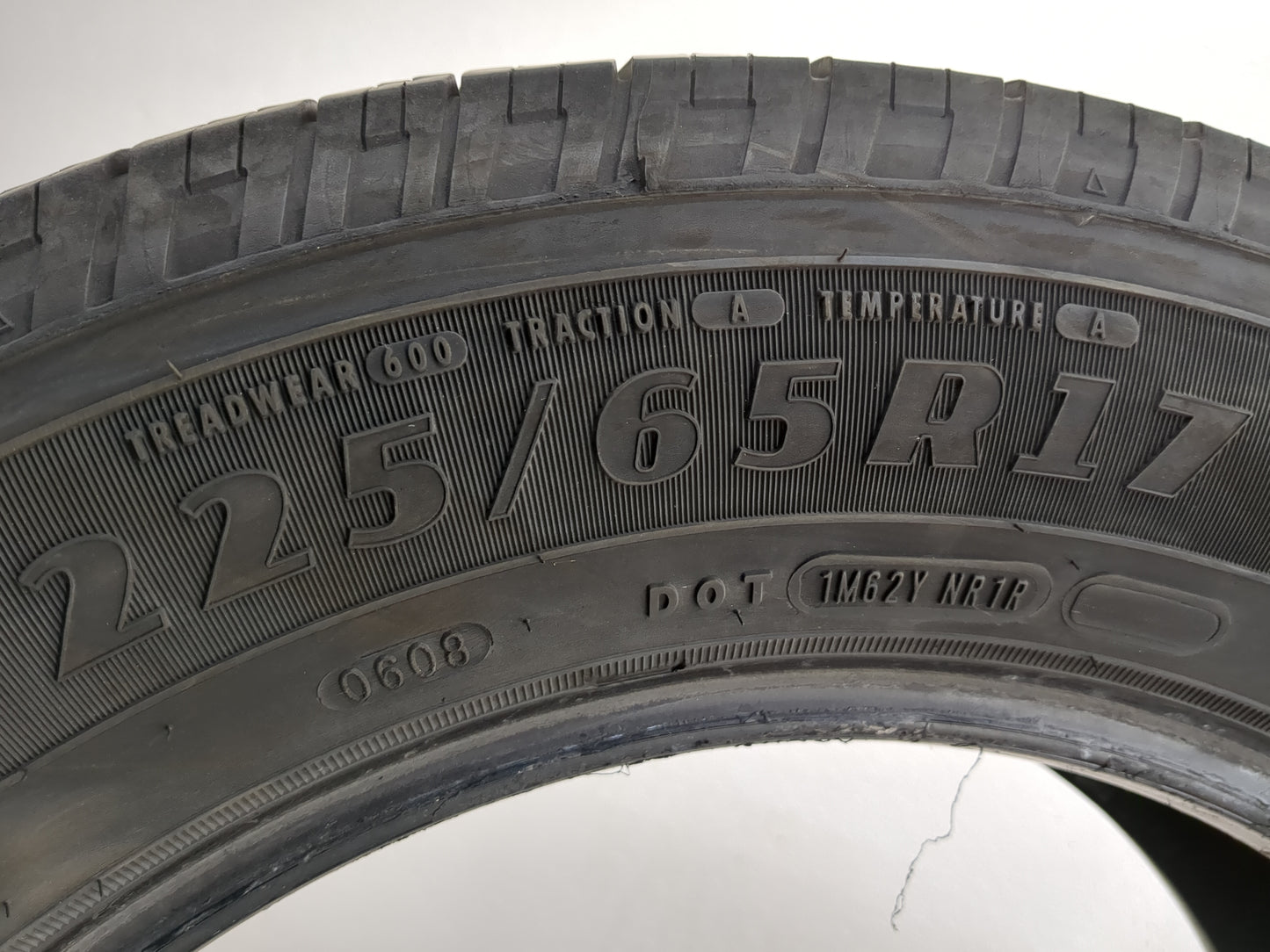 Used Tire 225/65R17 GOODYEAR RELIANT ALL SEASON 102H - Tread Depth 10/32 - Oemusedautoparts1.com