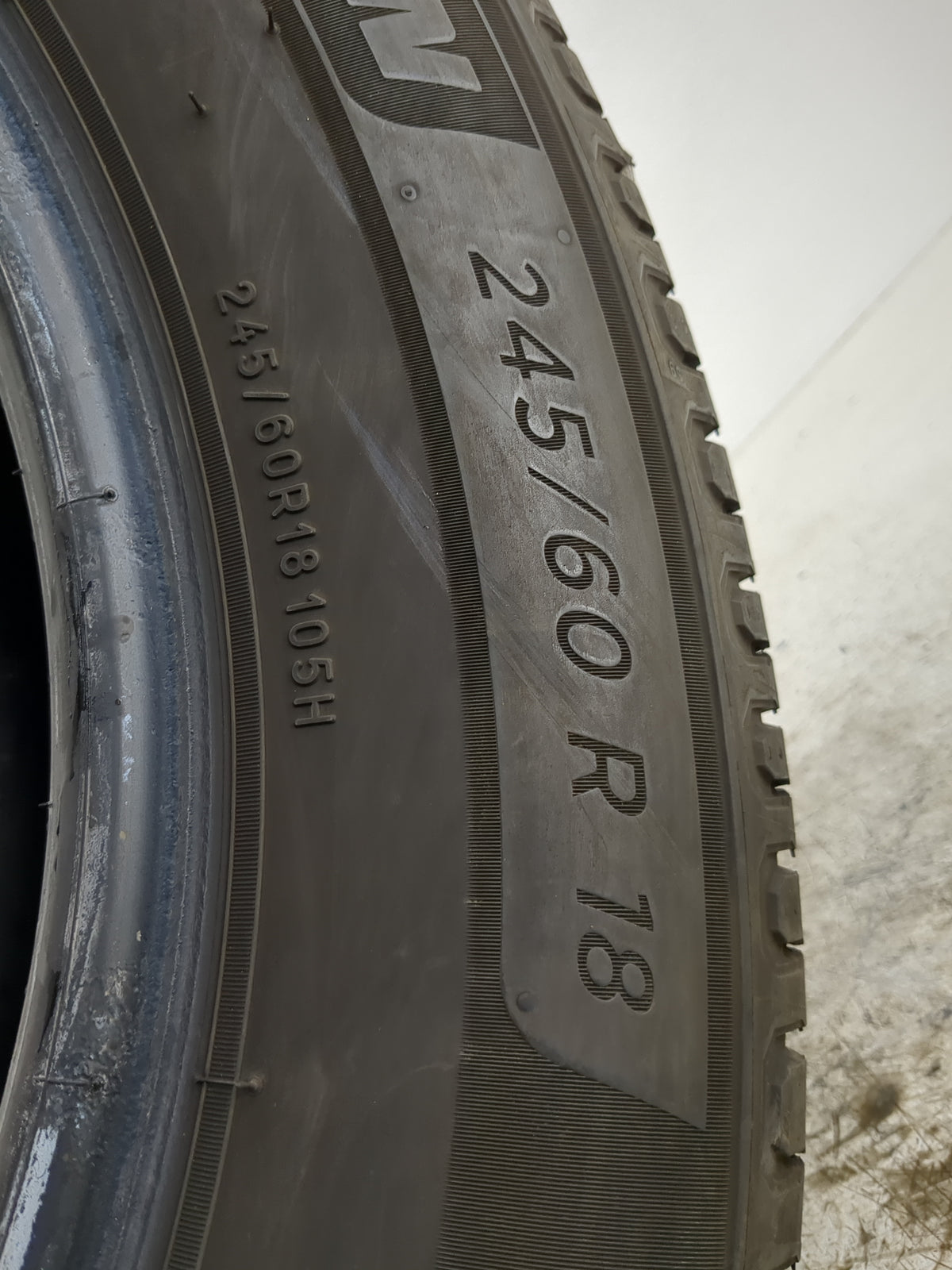 Used Tire 245/60R18 MICHELIN DEFENDER 2 105H - Tread Depth 8.5/32 - Oemusedautoparts1.com