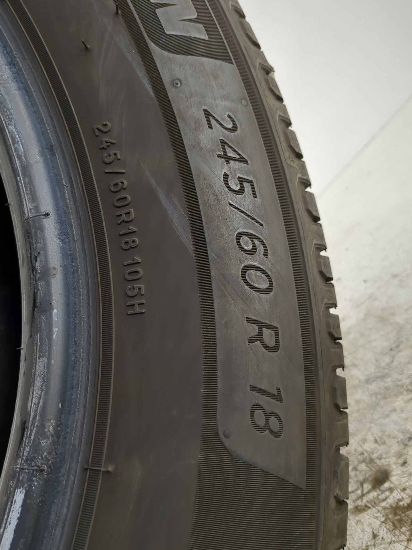 Used Tire 245/60R18 MICHELIN DEFENDER 2 105H - Tread Depth 8.5/32 - Oemusedautoparts1.com