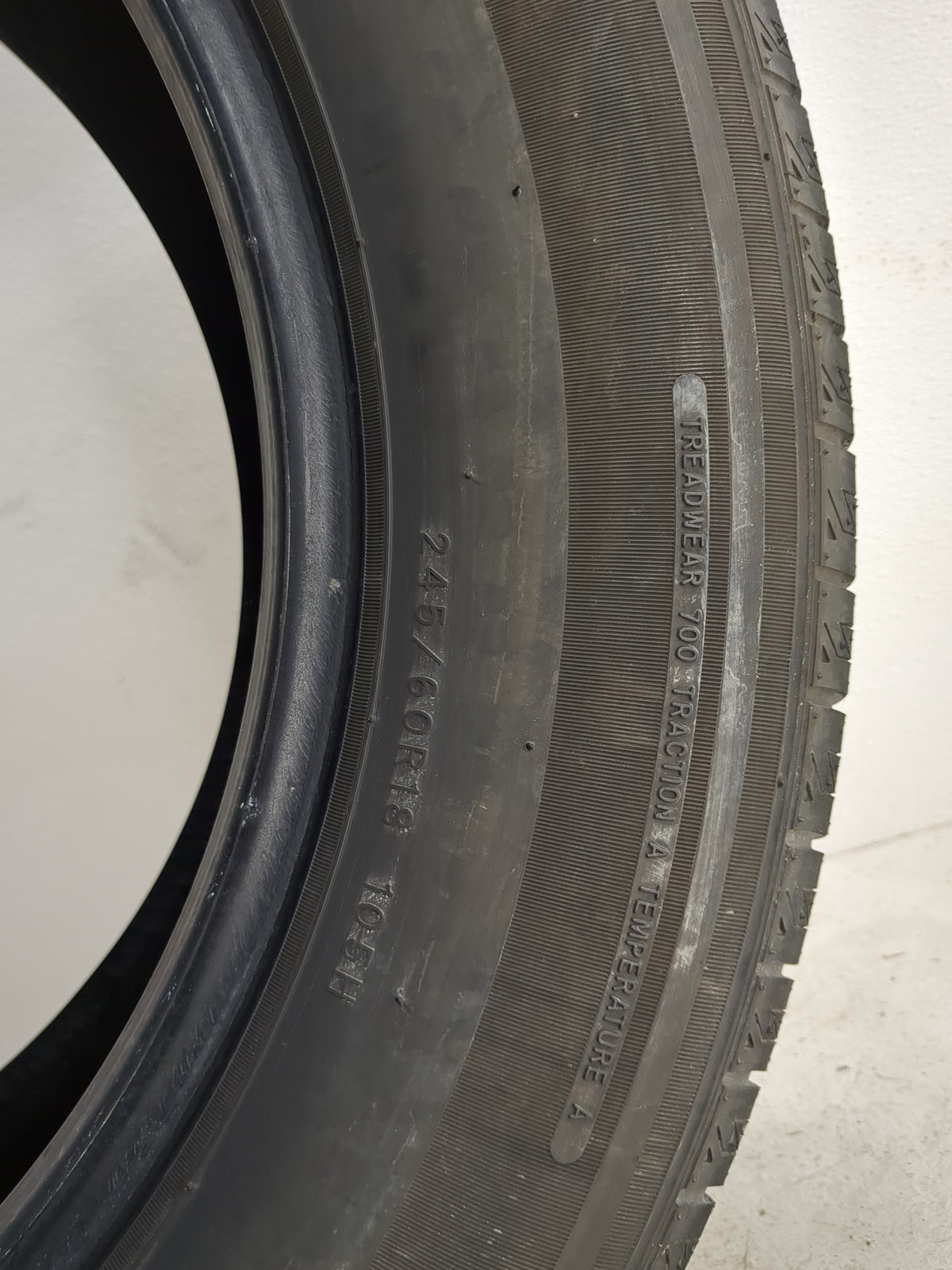 Used Tire 245/60R18 IRONHEAD REFLEX SUV UVD01 105H - Tread Depth 9.5/32 - Oemusedautoparts1.com