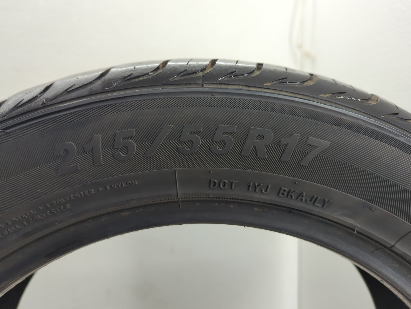 Used Tire 215/55R17 SUMMIT ULTRAMAX A/S 94V - Tread Depth 11/32 - Oemusedautoparts1.com