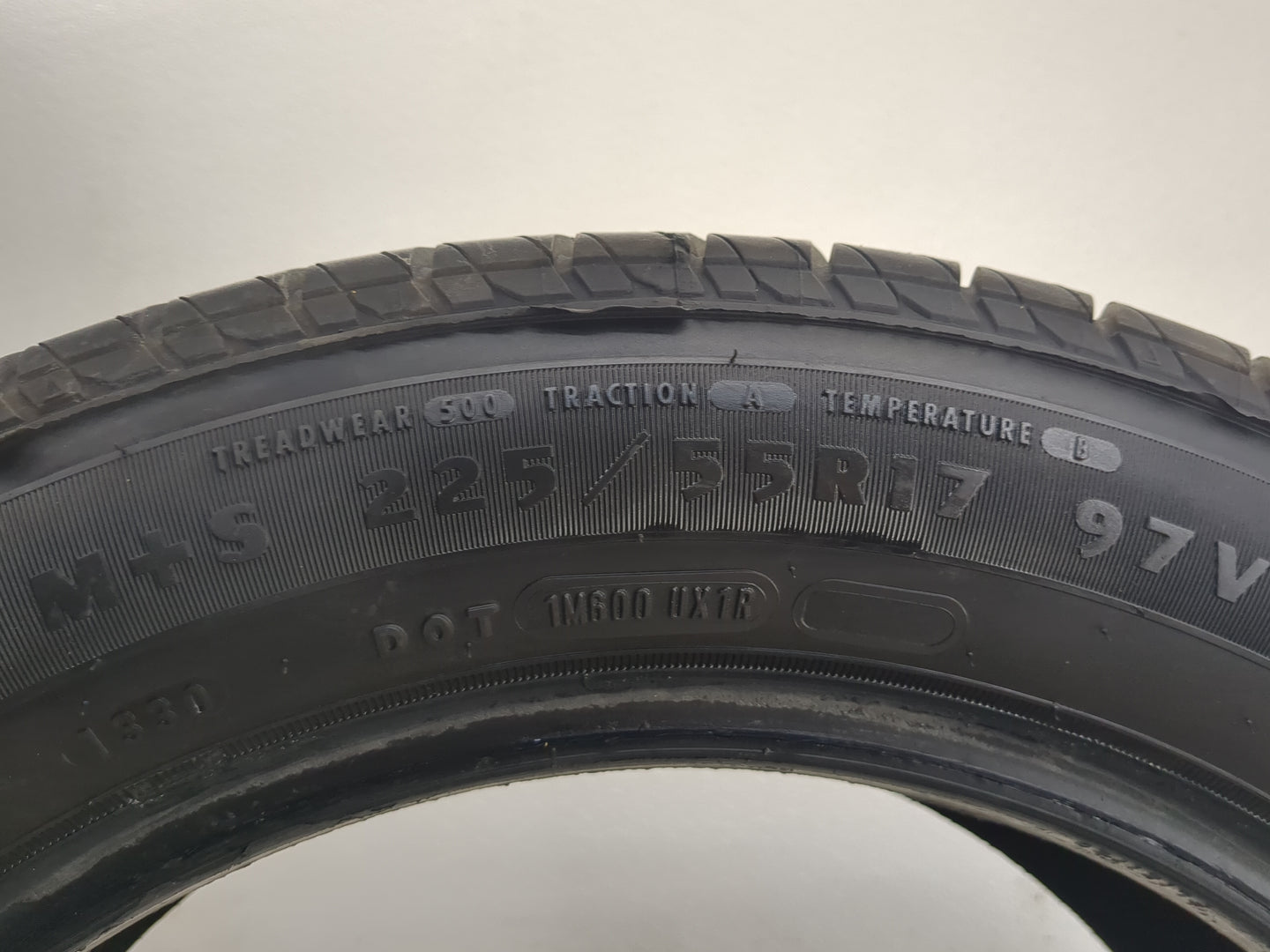 Used Tire 225/55R17 DOUGLAS TOURING A/S 97V - Tread Depth 9.5/32 - Oemusedautoparts1.com