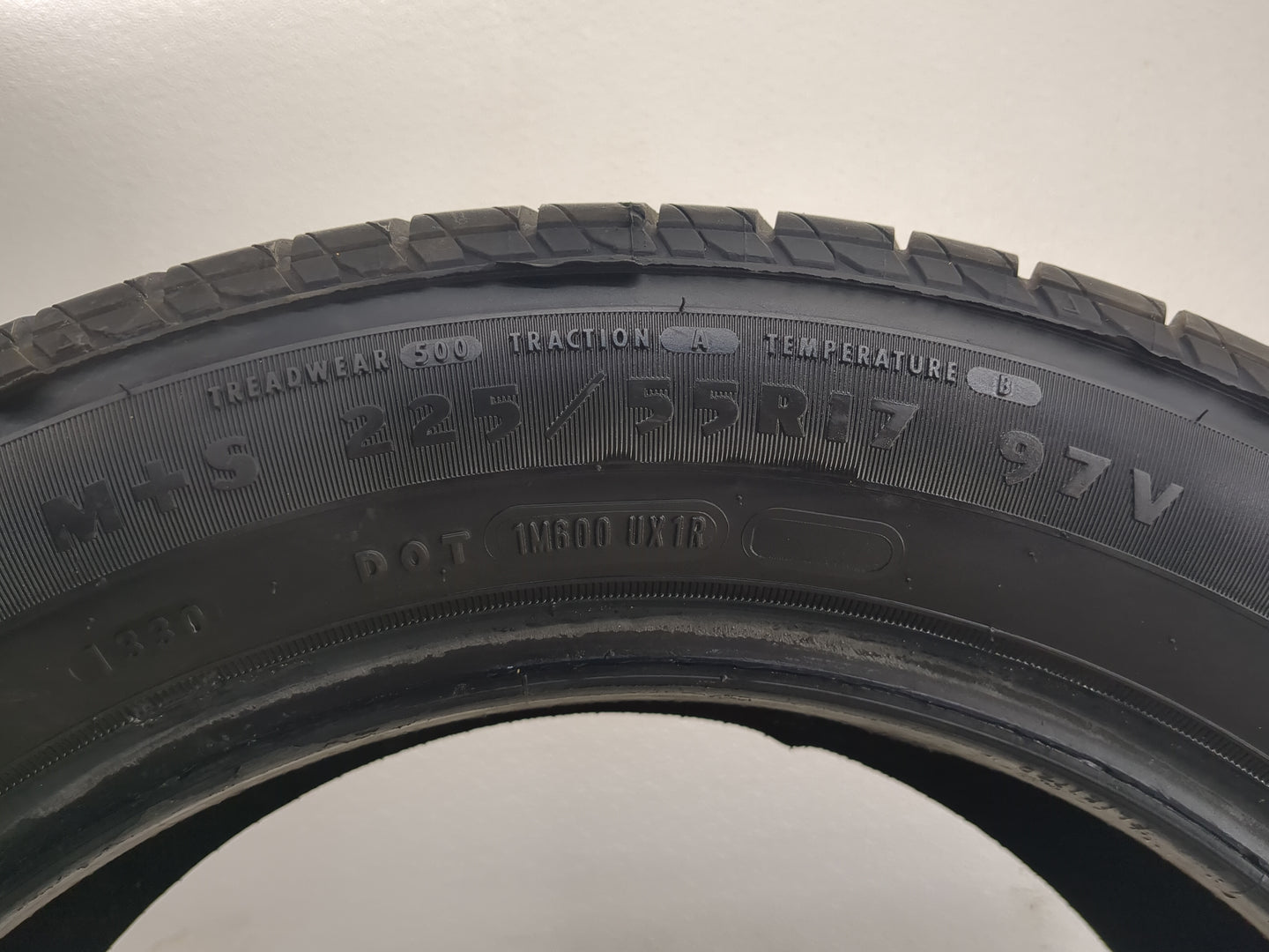 Used Tire 225/55R17 DOUGLAS TOURING A/S 97V - Tread Depth 9.5/32 - Oemusedautoparts1.com
