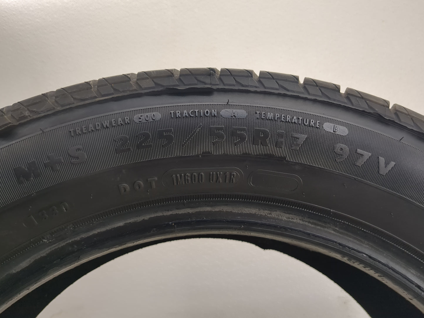 Used Tire 225/55R17 DOUGLAS TOURING A/S 97V - Tread Depth 9.5/32 - Oemusedautoparts1.com