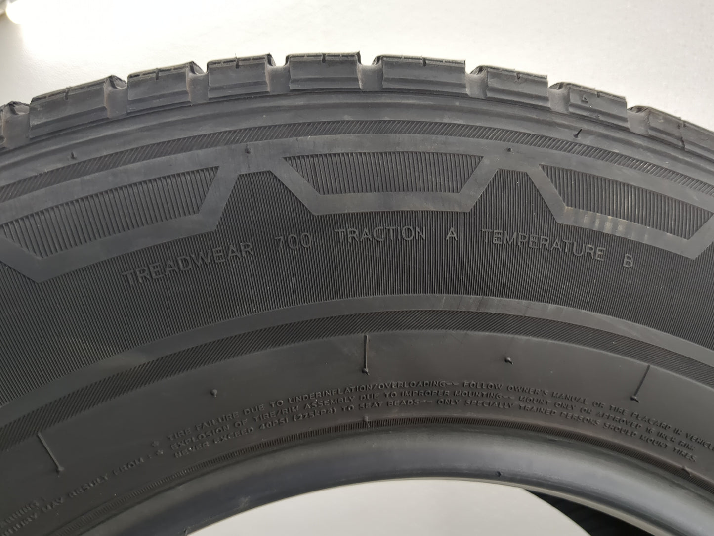 Used Tire 225/75R16 HANKOOK DYNAPRO HT 104T - Tread Depth 8.5/32 - Oemusedautoparts1.com