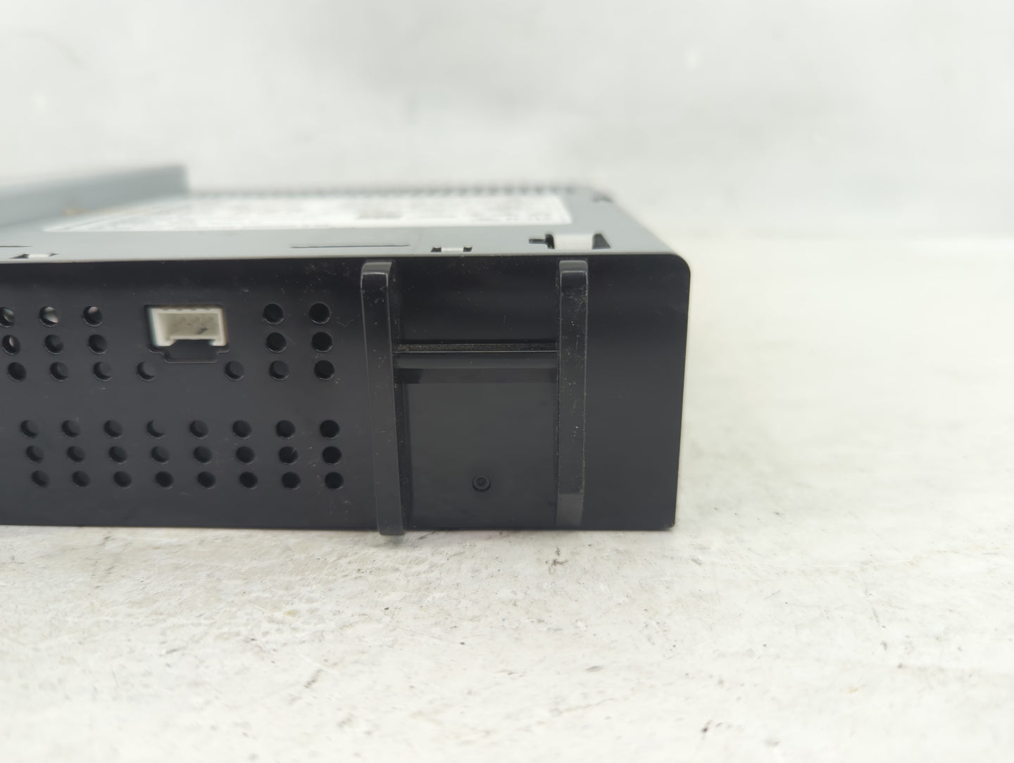 0 Radio AM FM Cd Player Receiver Replacement Fits Fits 217 2018 2019 OEM Used Auto Parts - Oemusedautoparts1.com